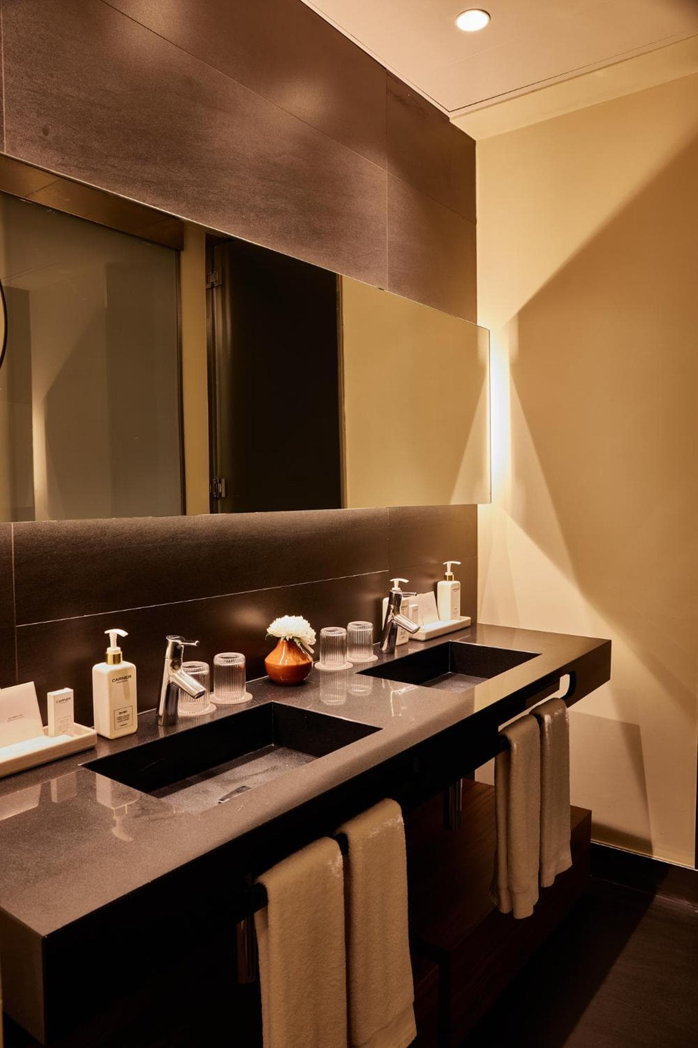 Gran Hotel Central, Pequeños Hoteles de Lujo — 23