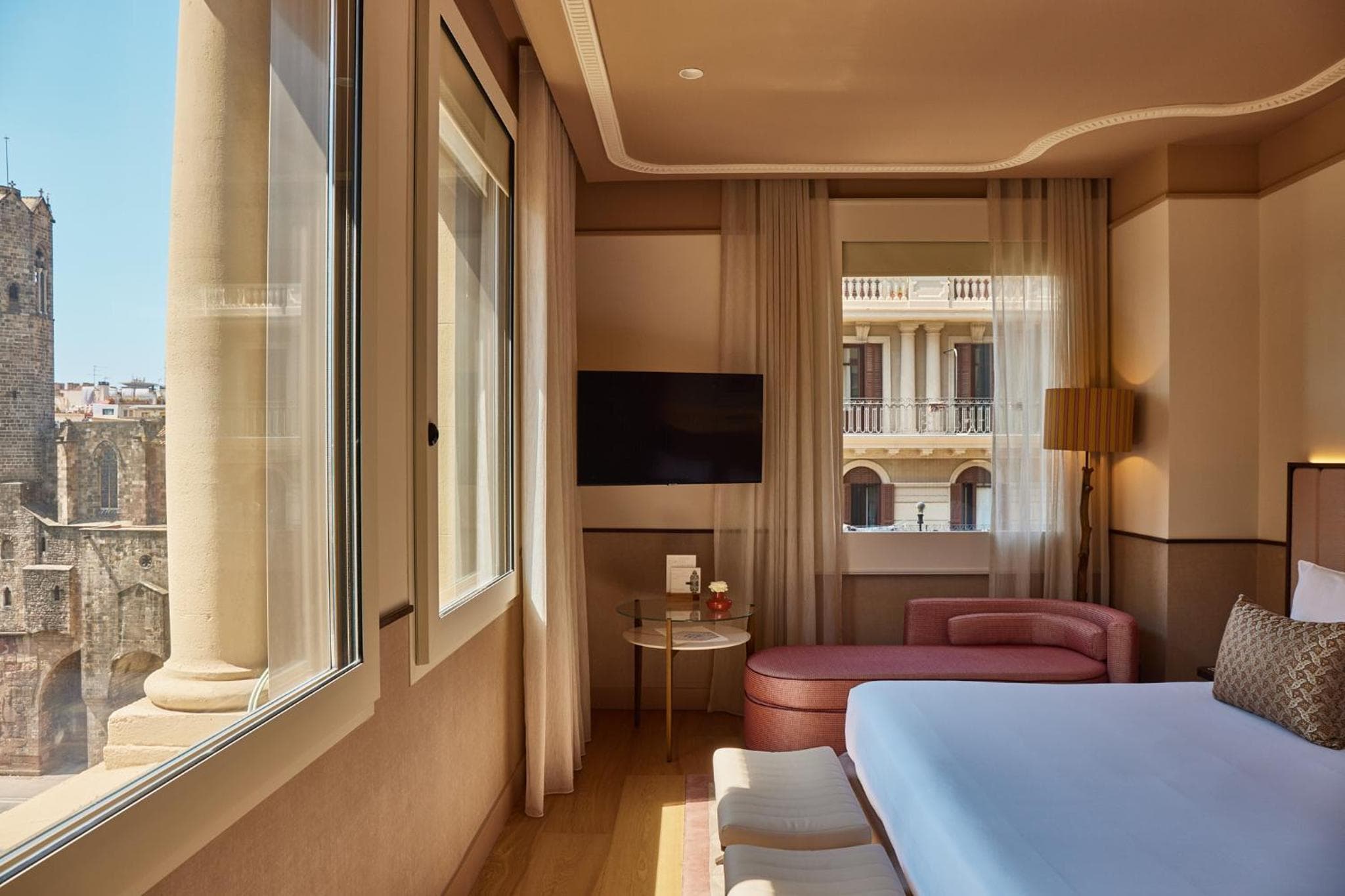 Grand Hotel Central, Small Luxury Hotels — 30
