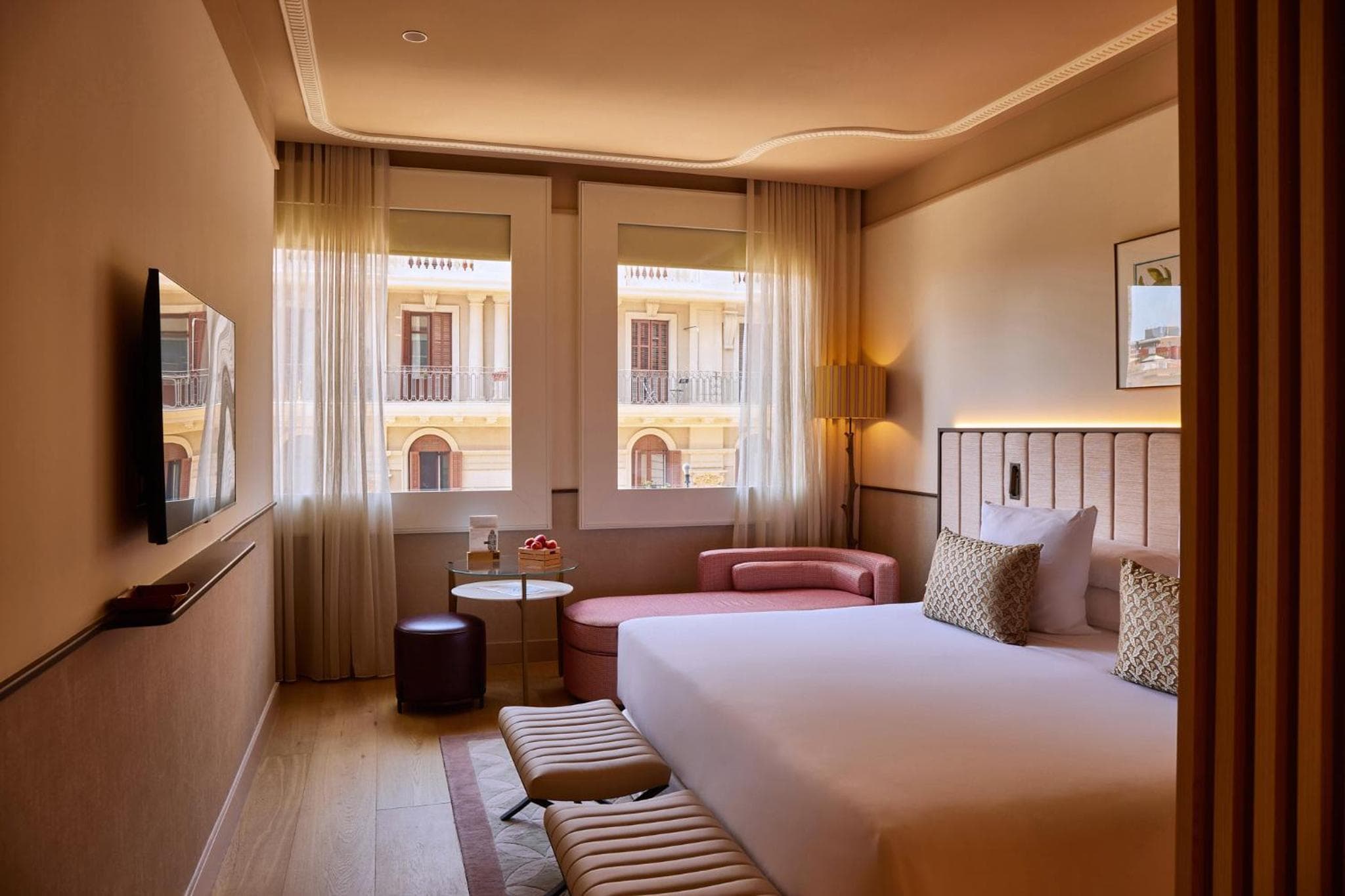 Grand Hotel Central, Small Luxury Hotels — 12