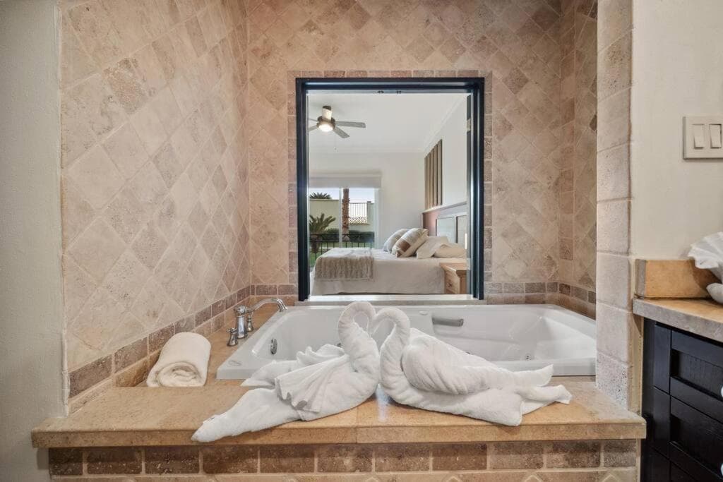 Casa Cascada Cabo Poolside Retreat, Minutes from Beach! — 11