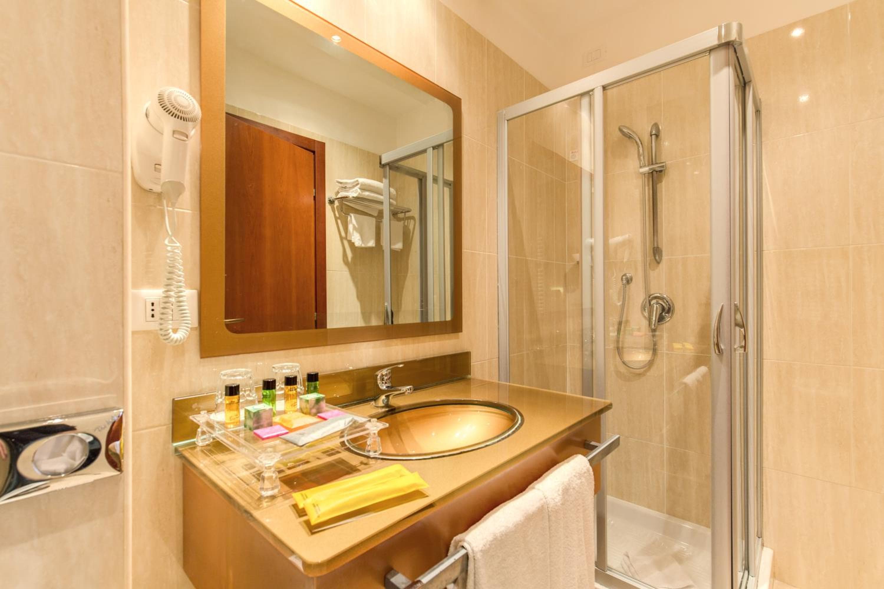 Augusta Lucilla Palace hotel, Via Massimo D'Azeglio 24, Rome, Italy — photo 16