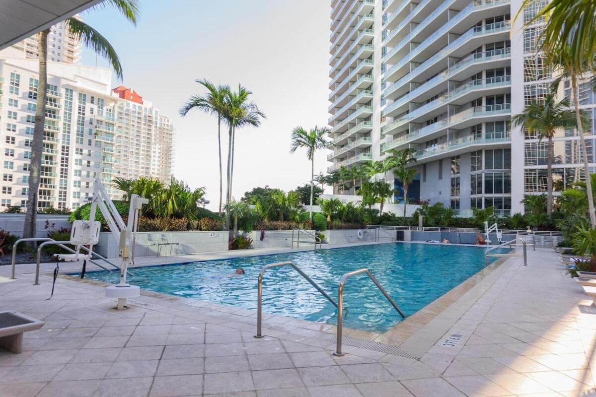Lux Aka Brickell Condo — 27