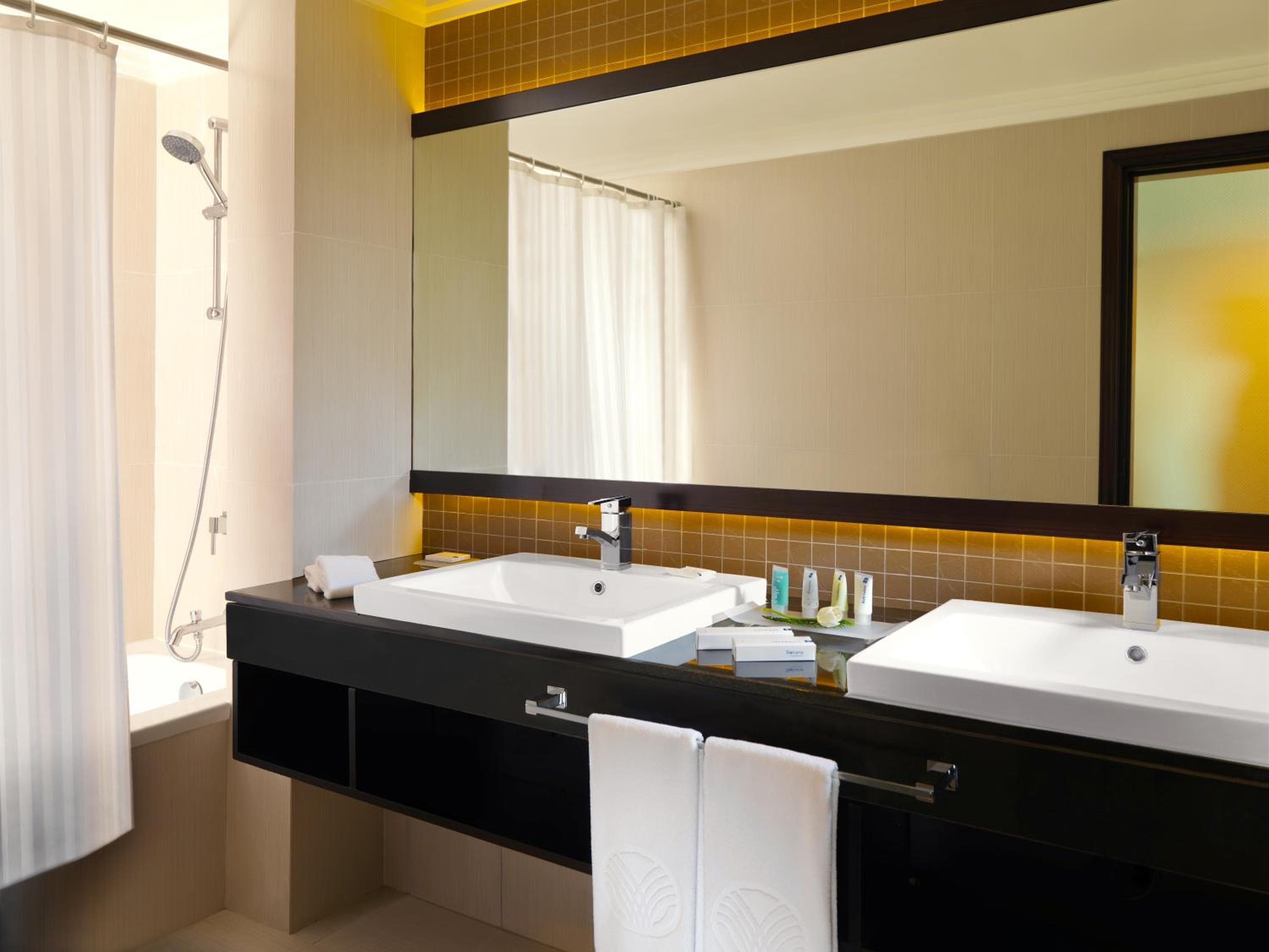 Towers Rotana - Dubai — 12