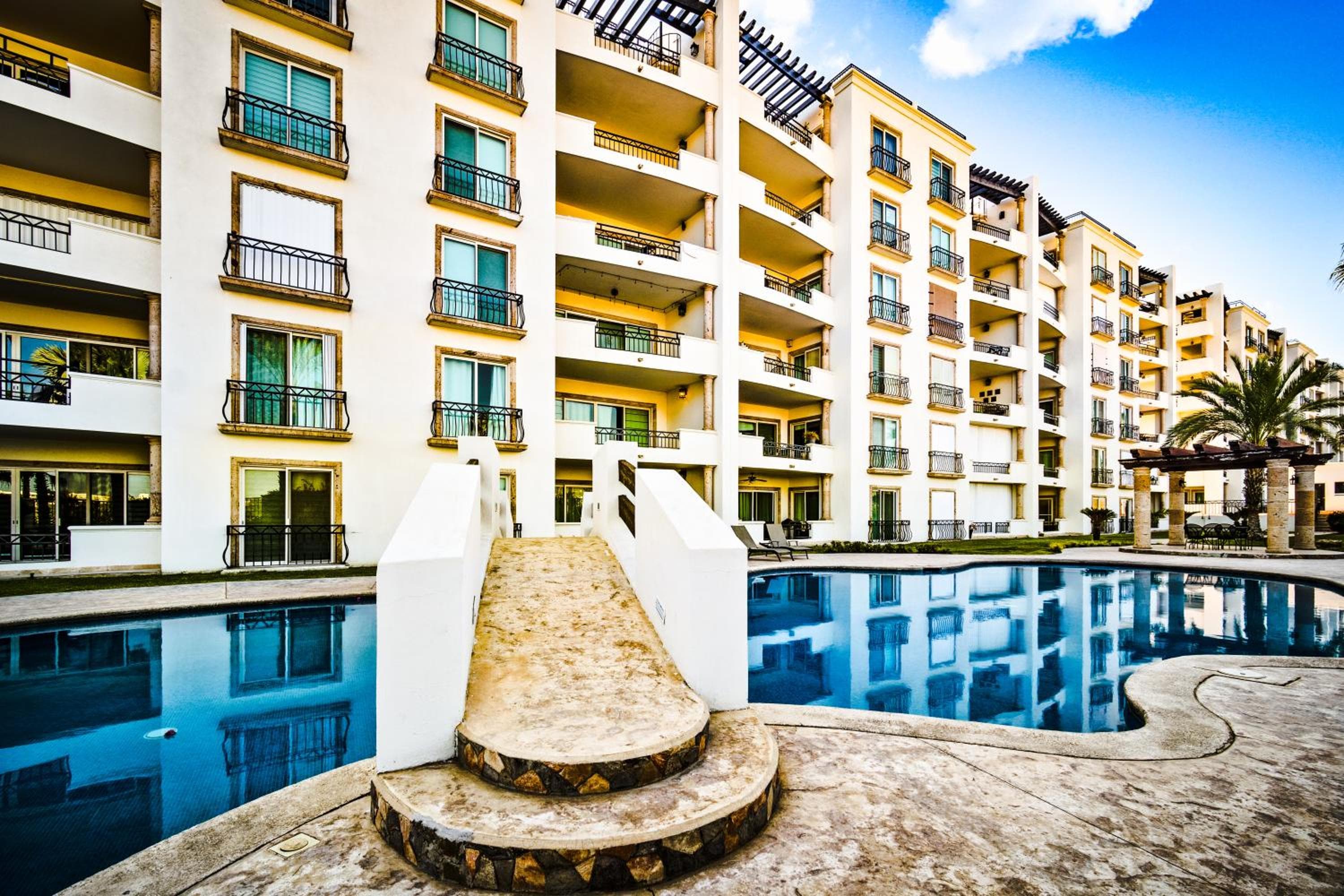 Relax in the Best Location Cabo San Lucas, Walk to the Beach — 1
