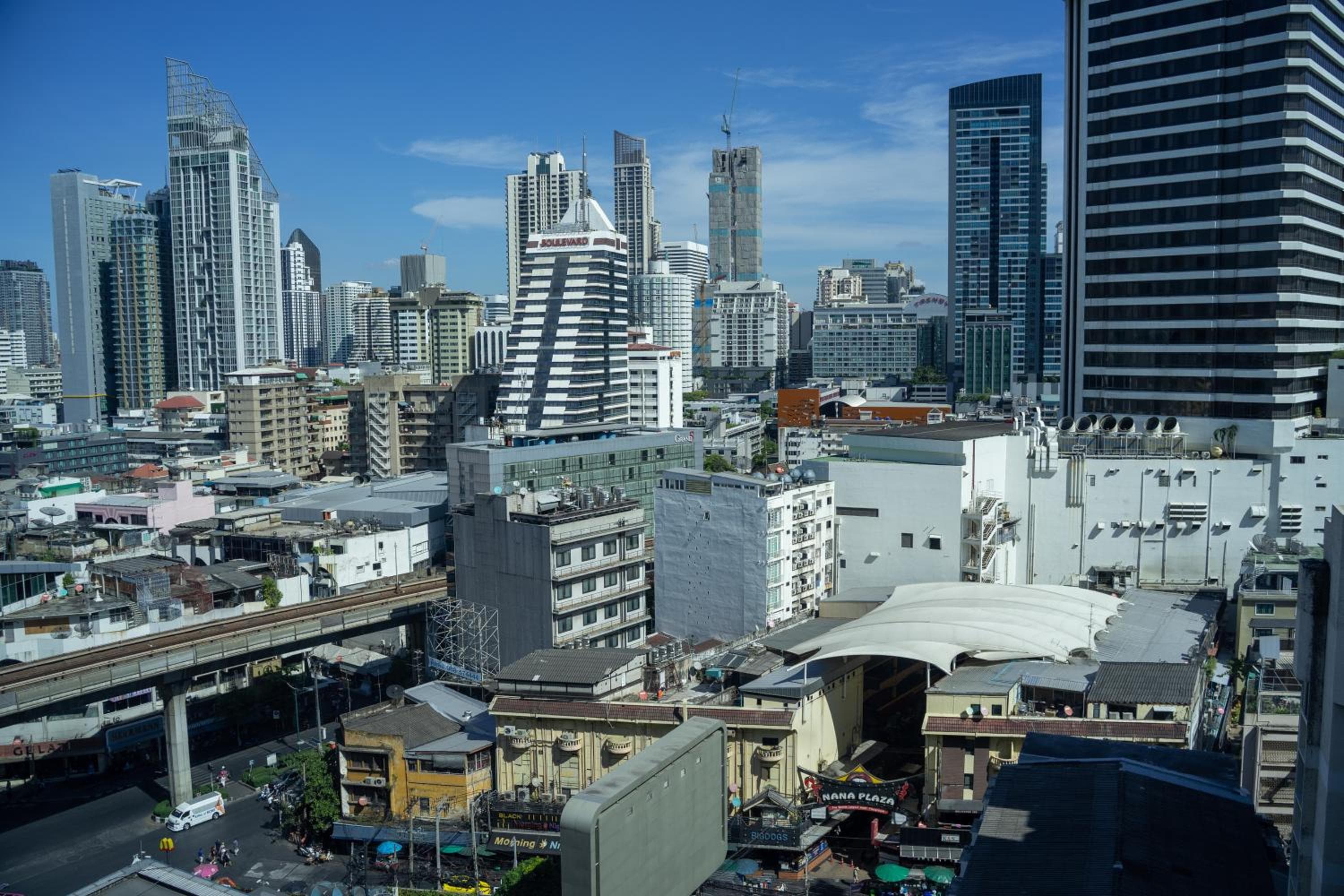Solitaire Bangkok Sukhumvit 11 by Kingston Hotels — 26