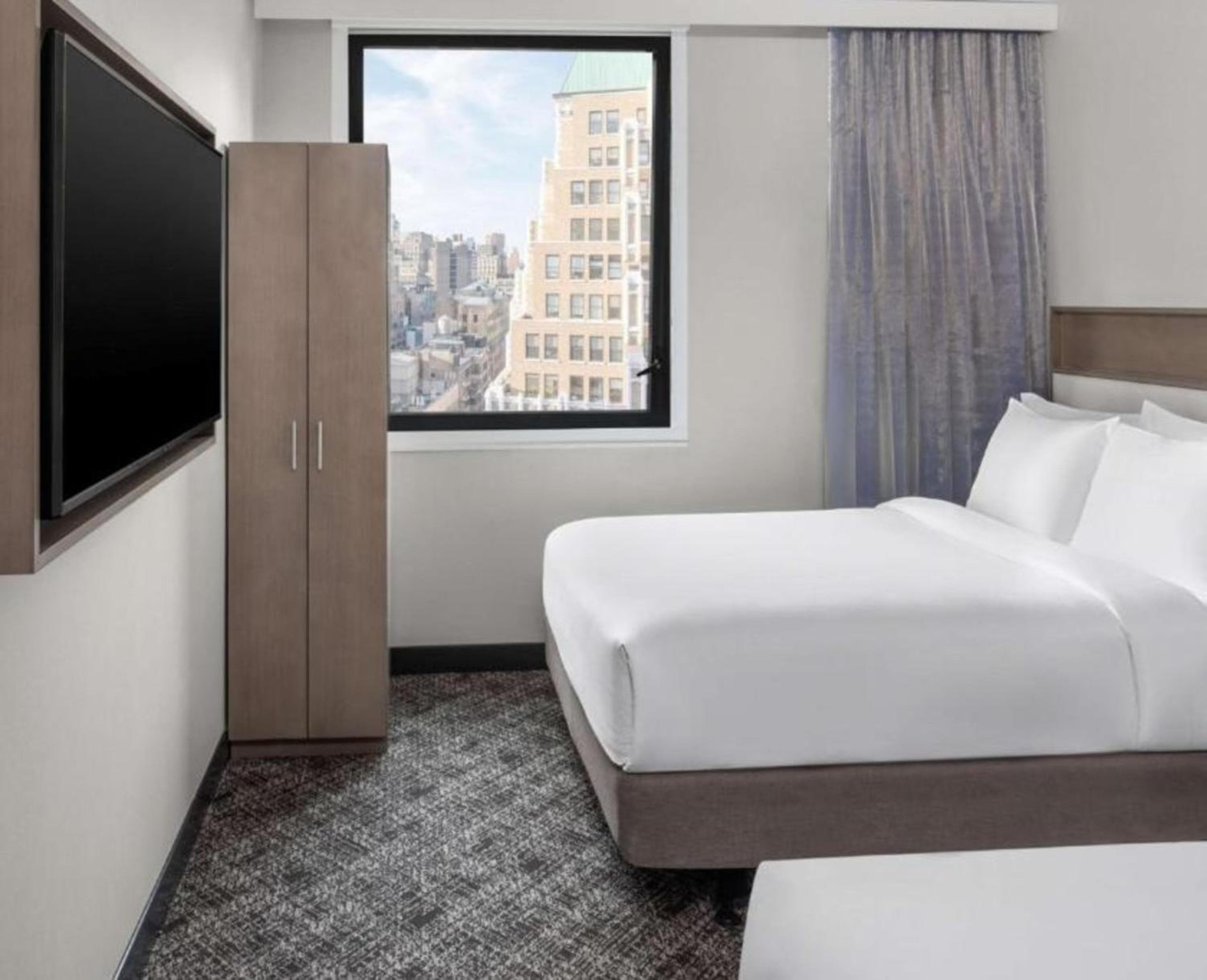 DoubleTree by Hilton New York Times Square South — 16