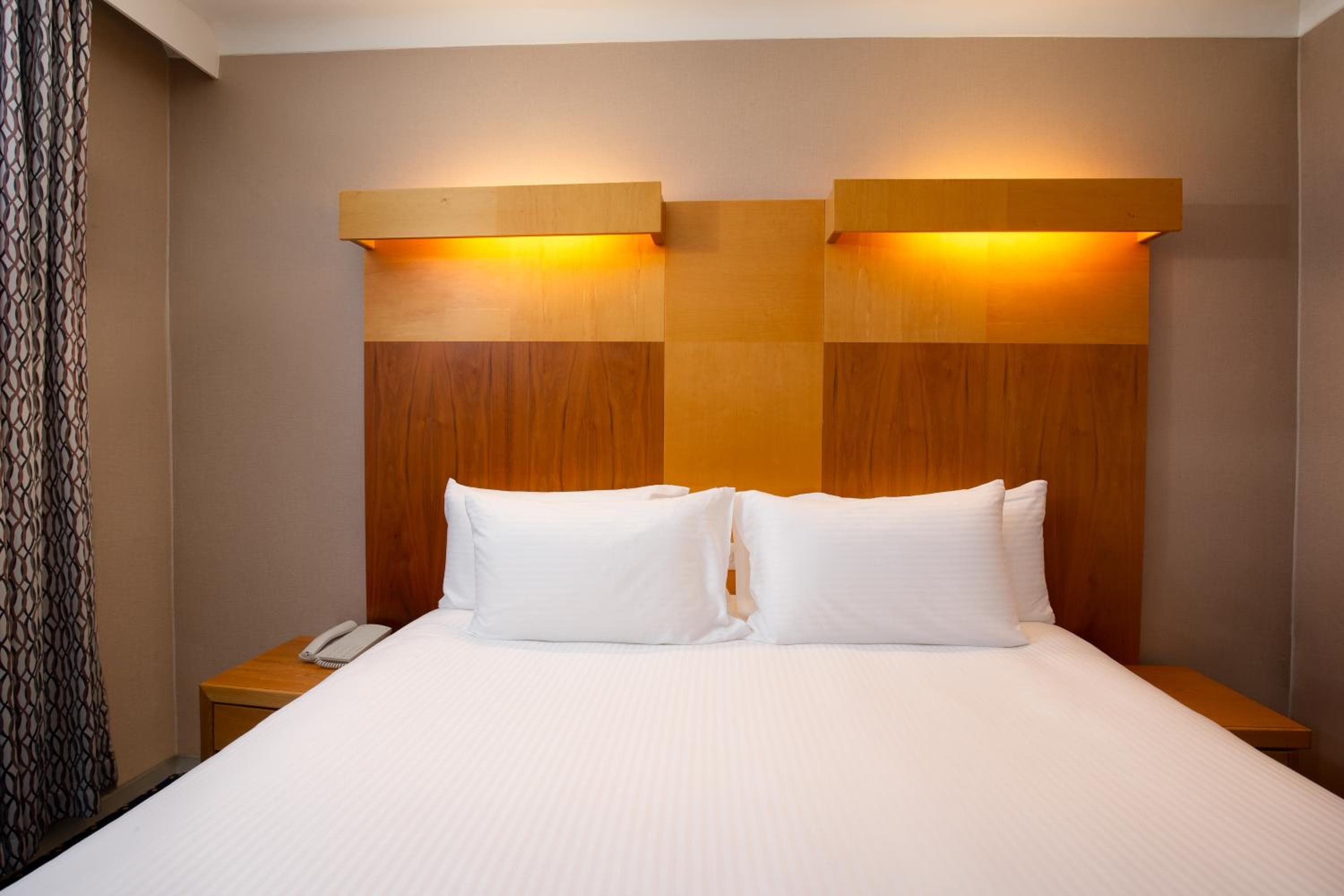 Tavistock Hotel — 9