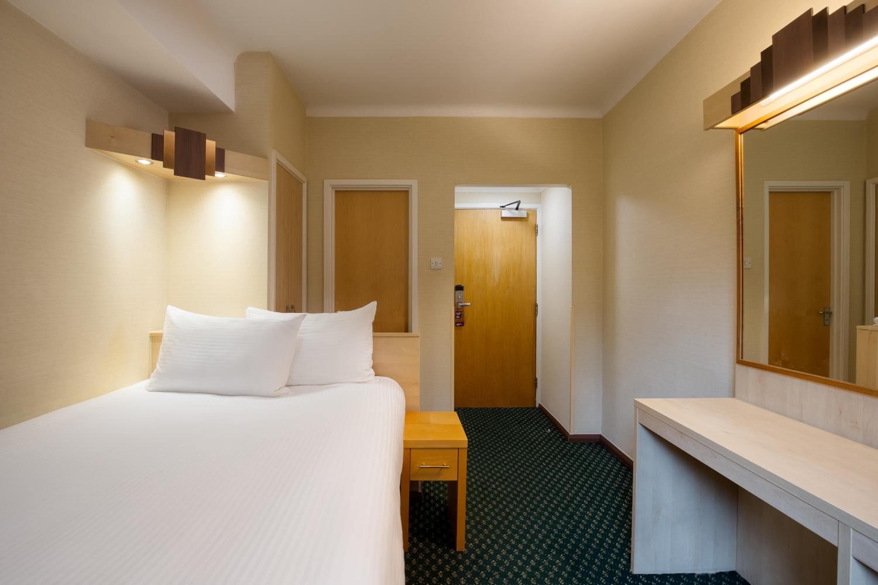 Tavistock Hotel — 18