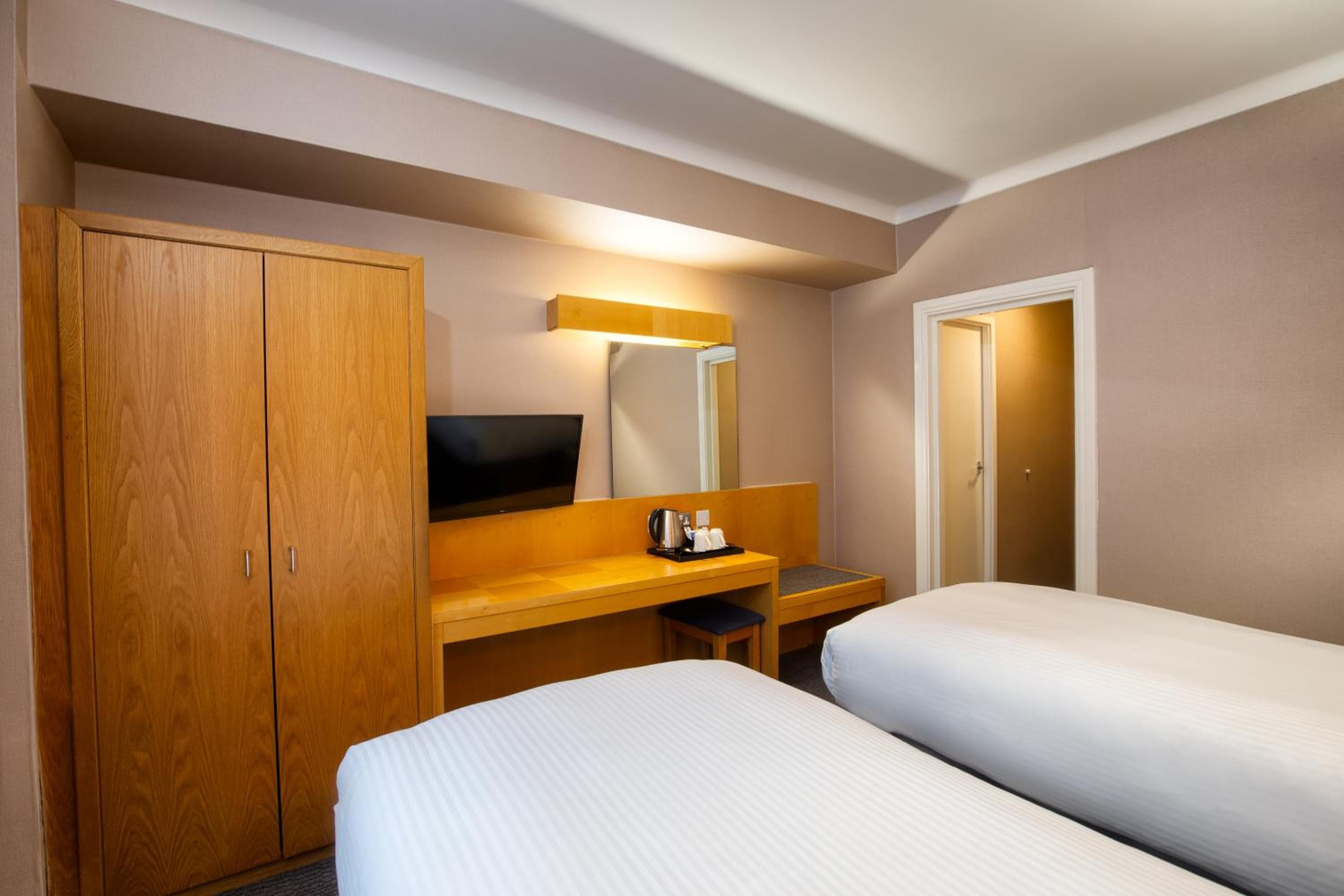 Tavistock Hotel — 11