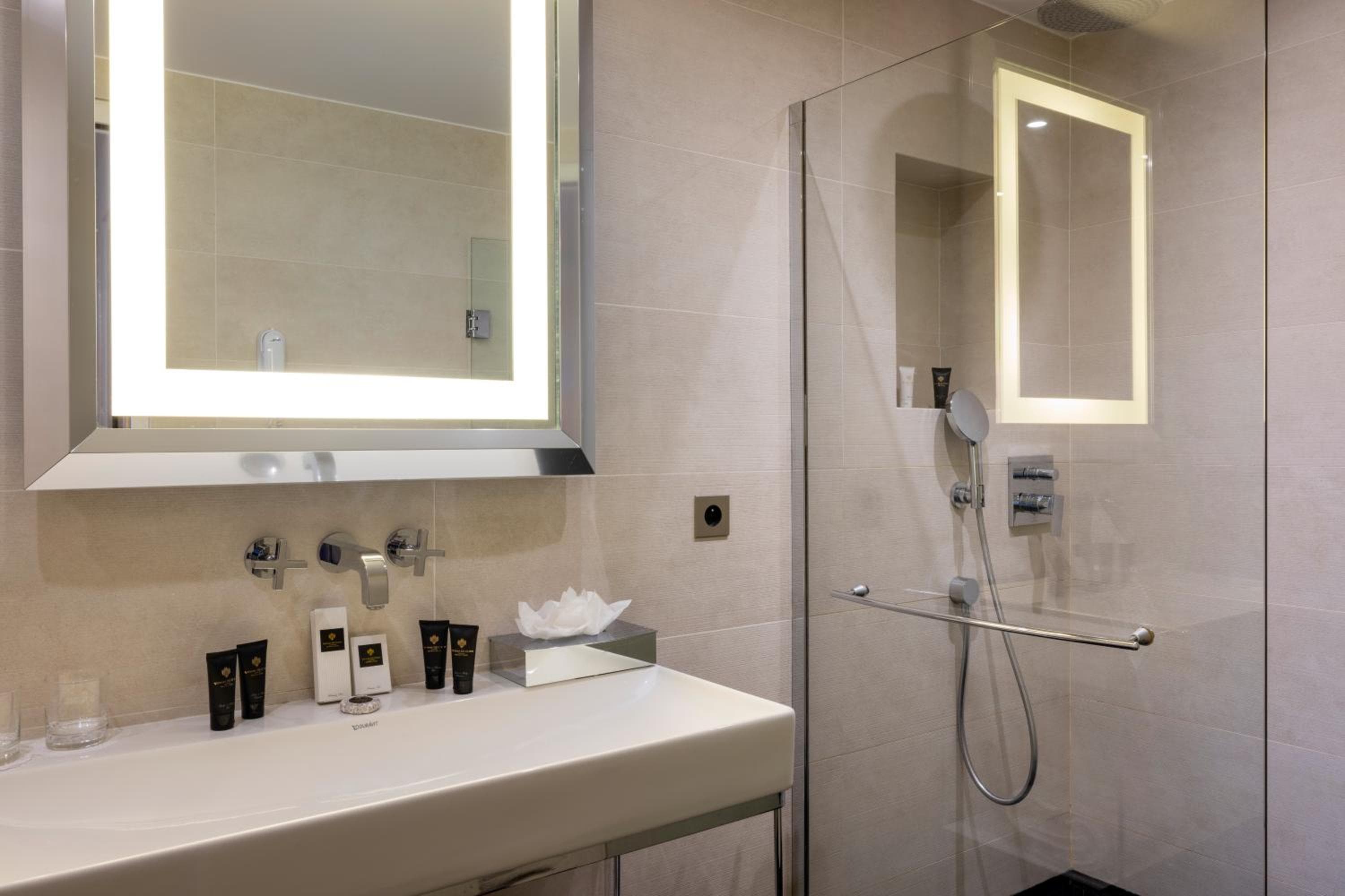 Hotel De Castiglione — 17