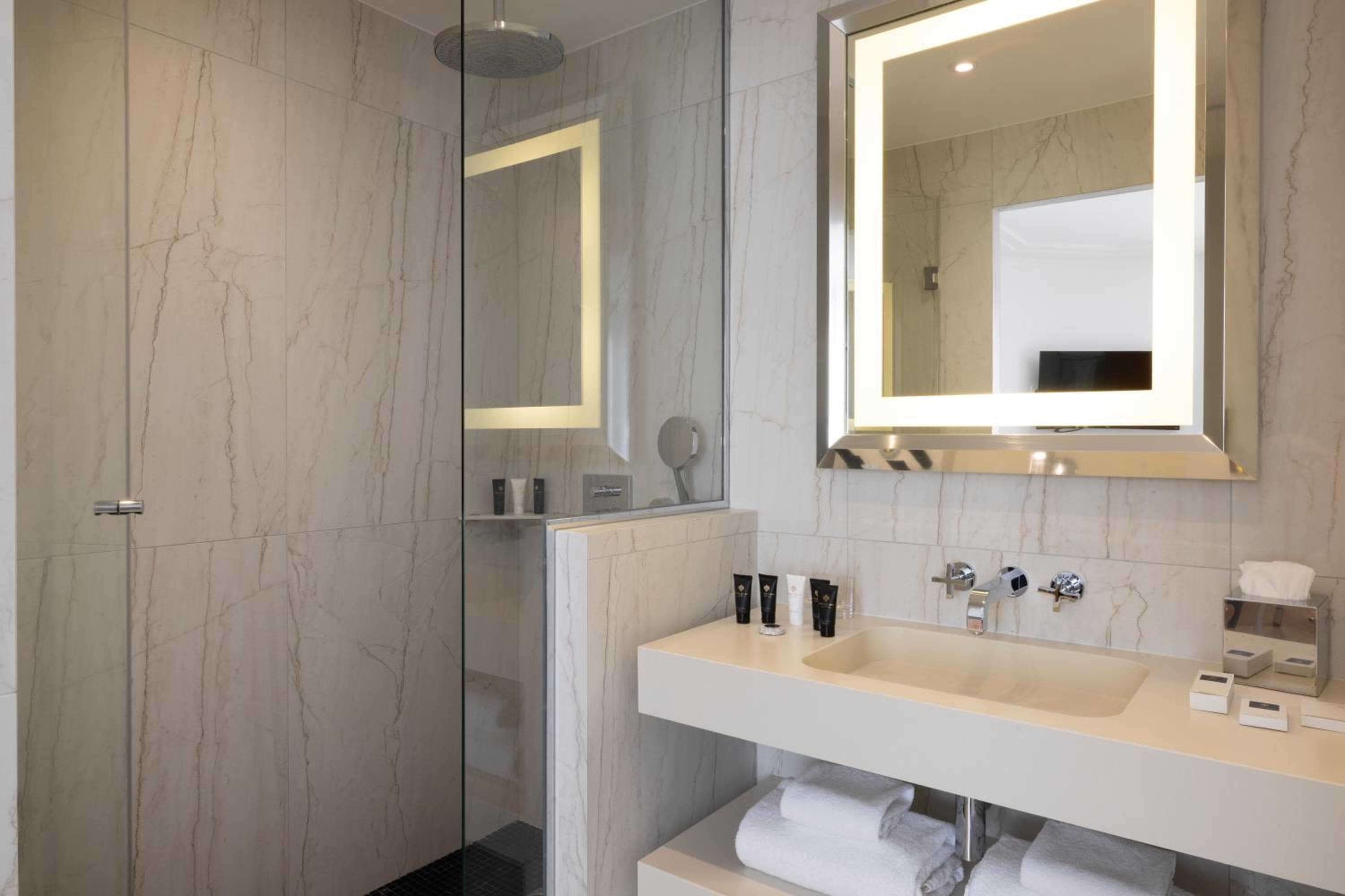 Hotel De Castiglione — 24