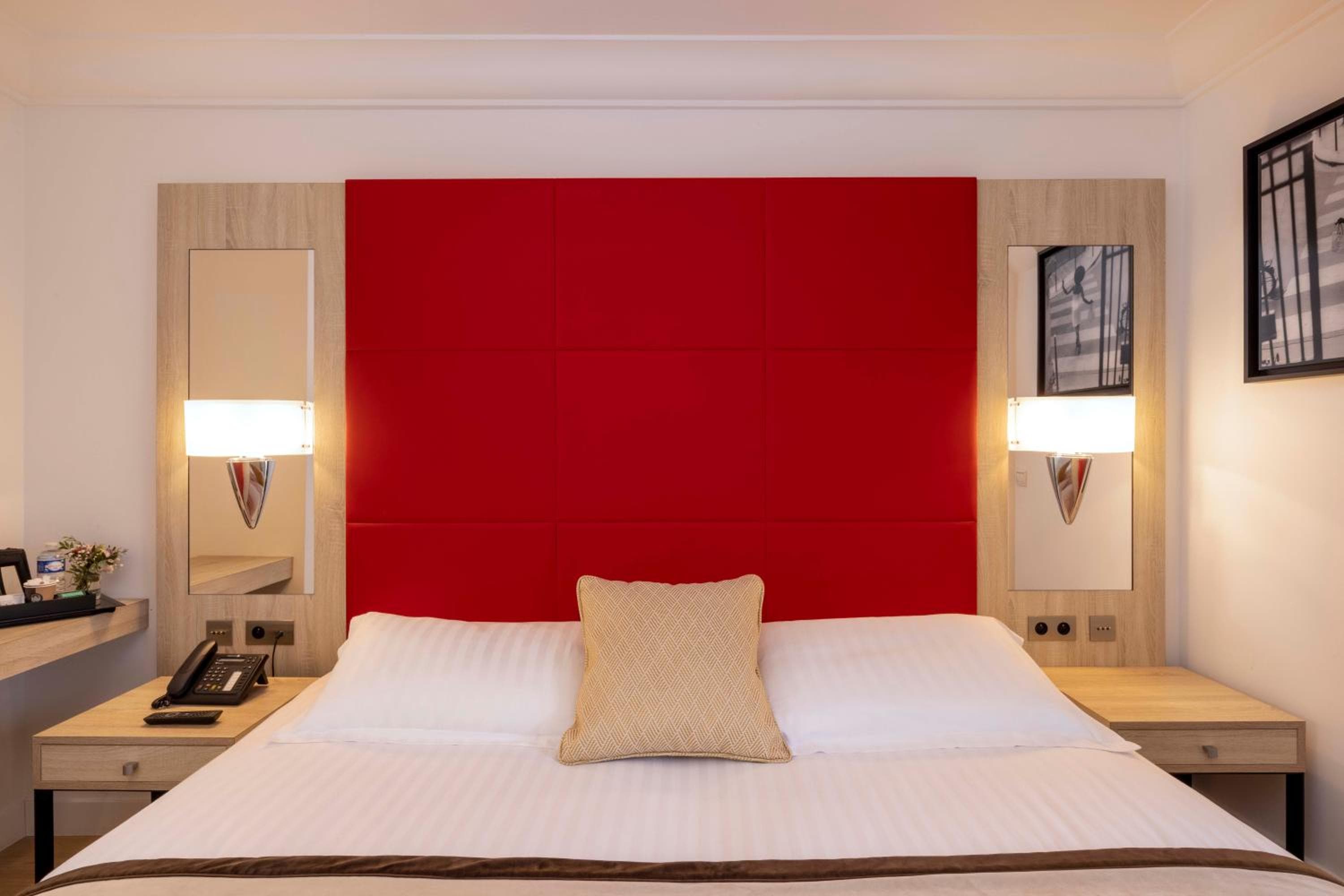 Hotel De Castiglione — 28
