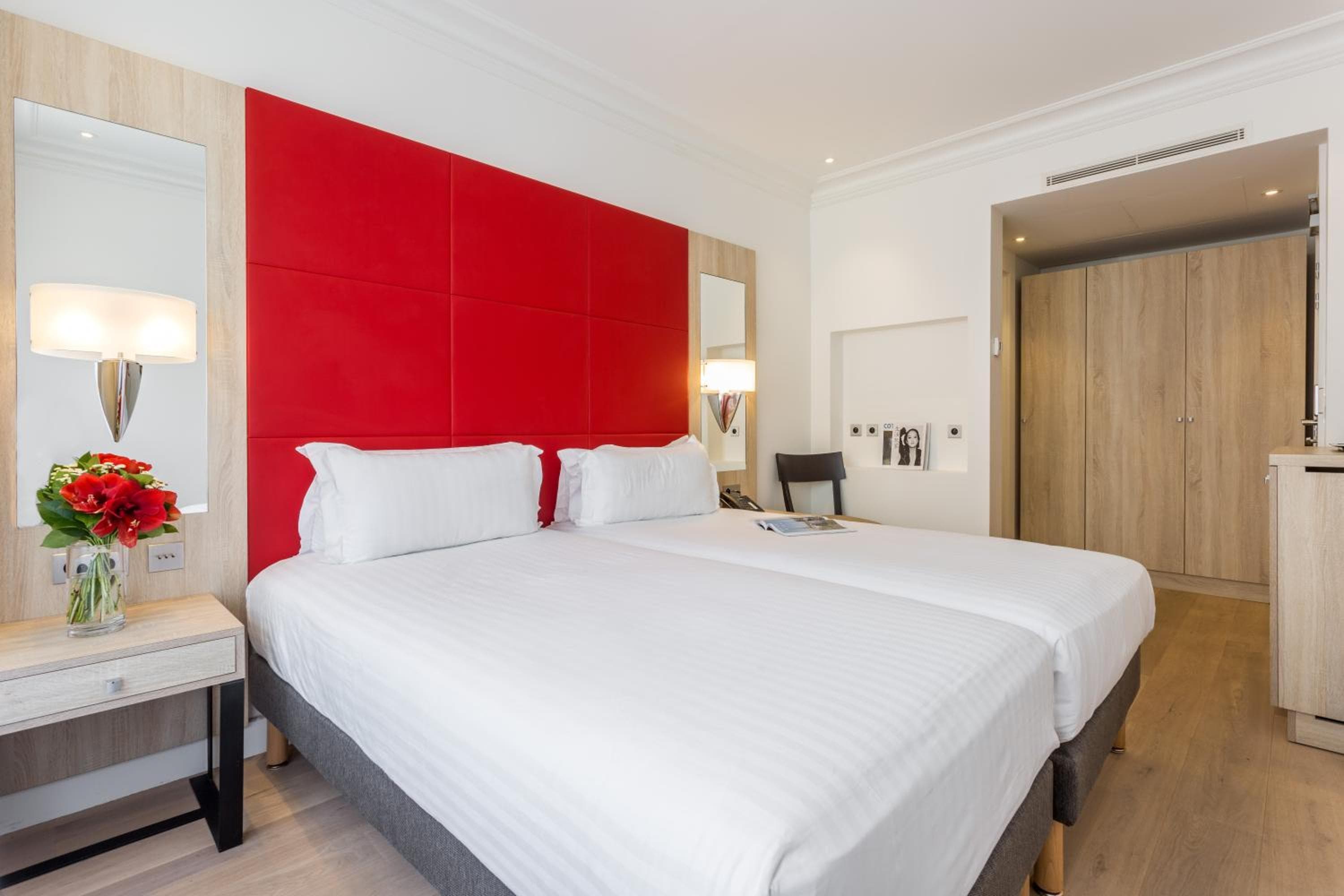 Hotel De Castiglione — 27