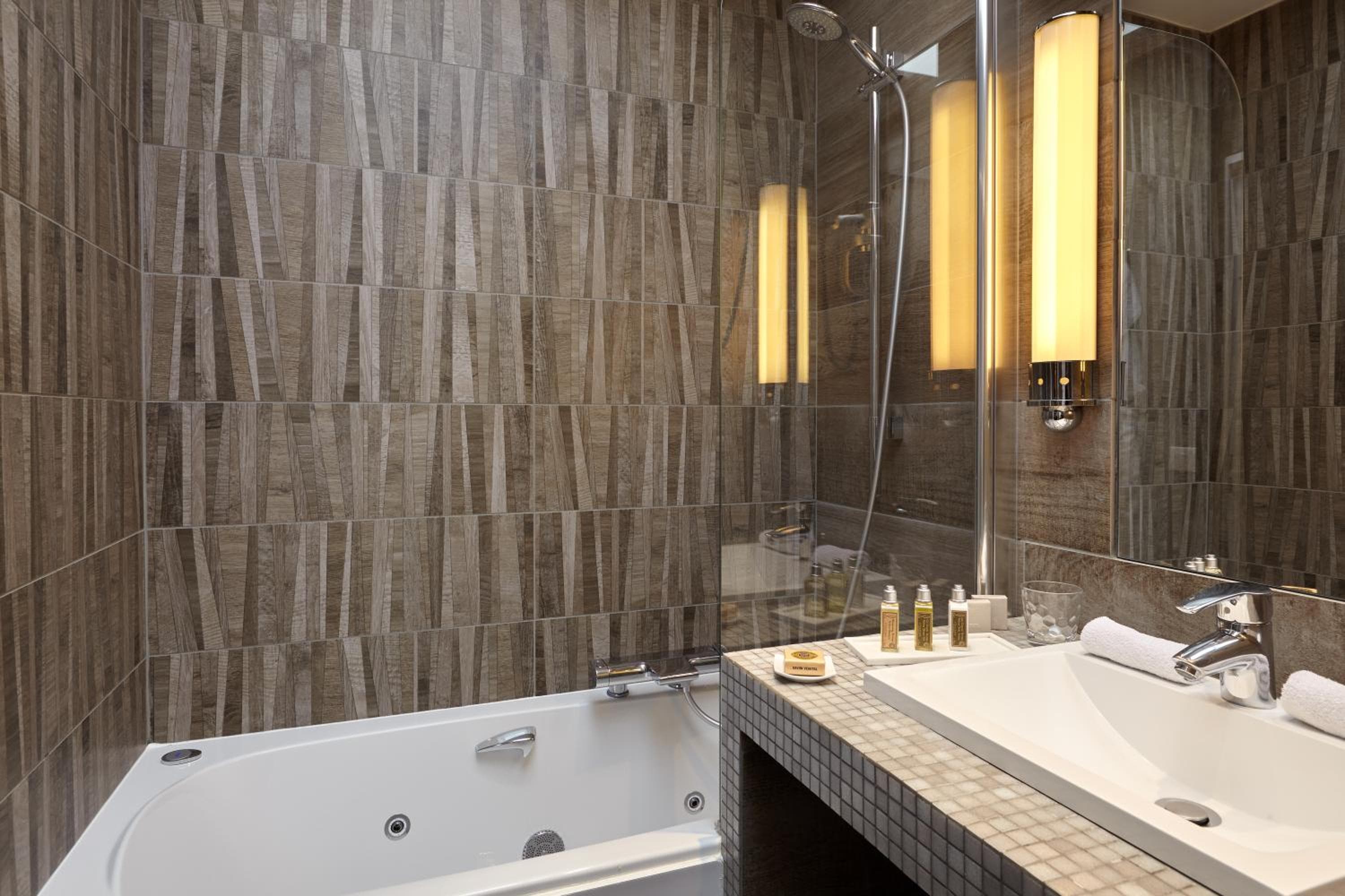 Hôtel Relais Saint Jacques Paris — 8