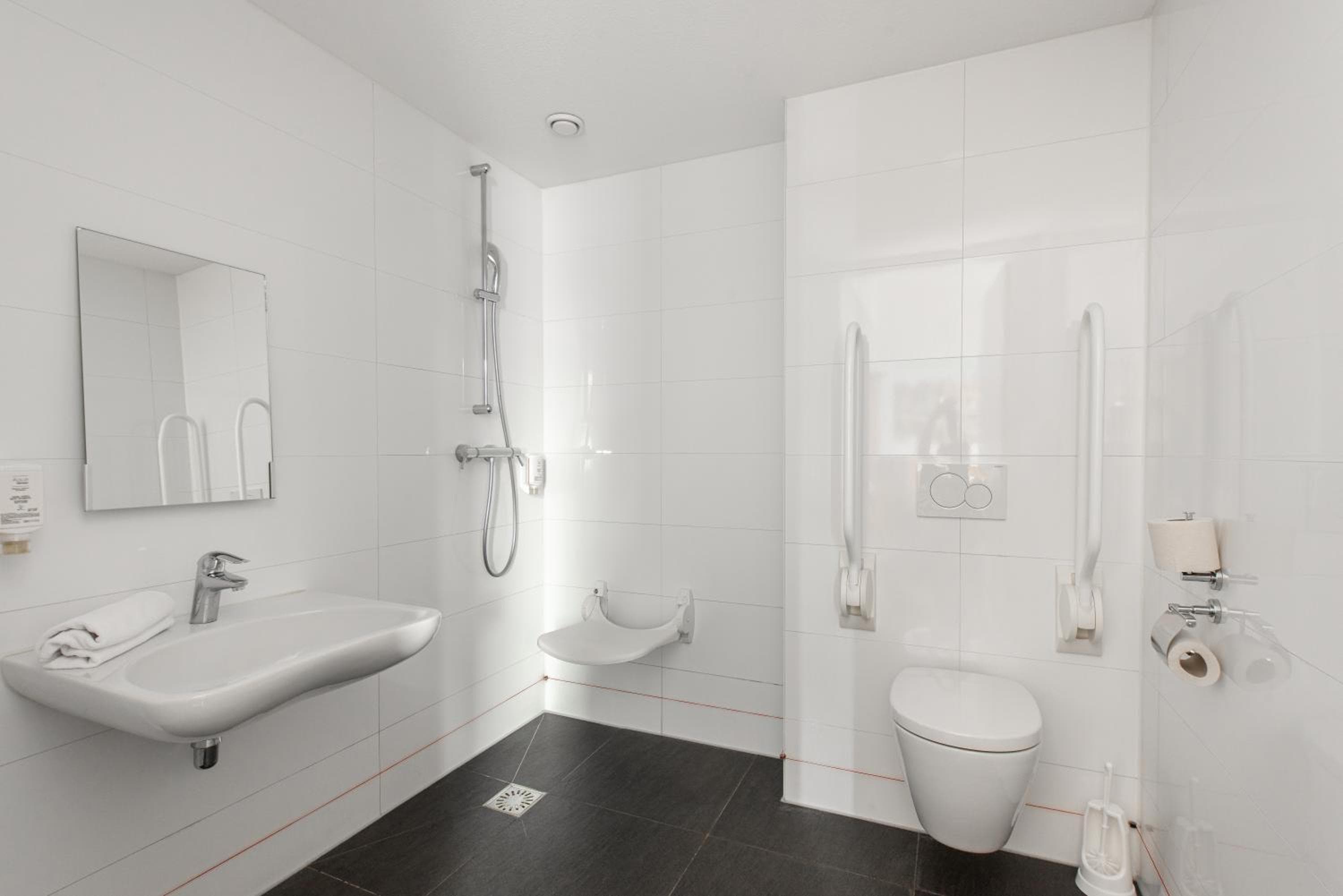 easyHotel Amsterdam Arena Boulevard — 9