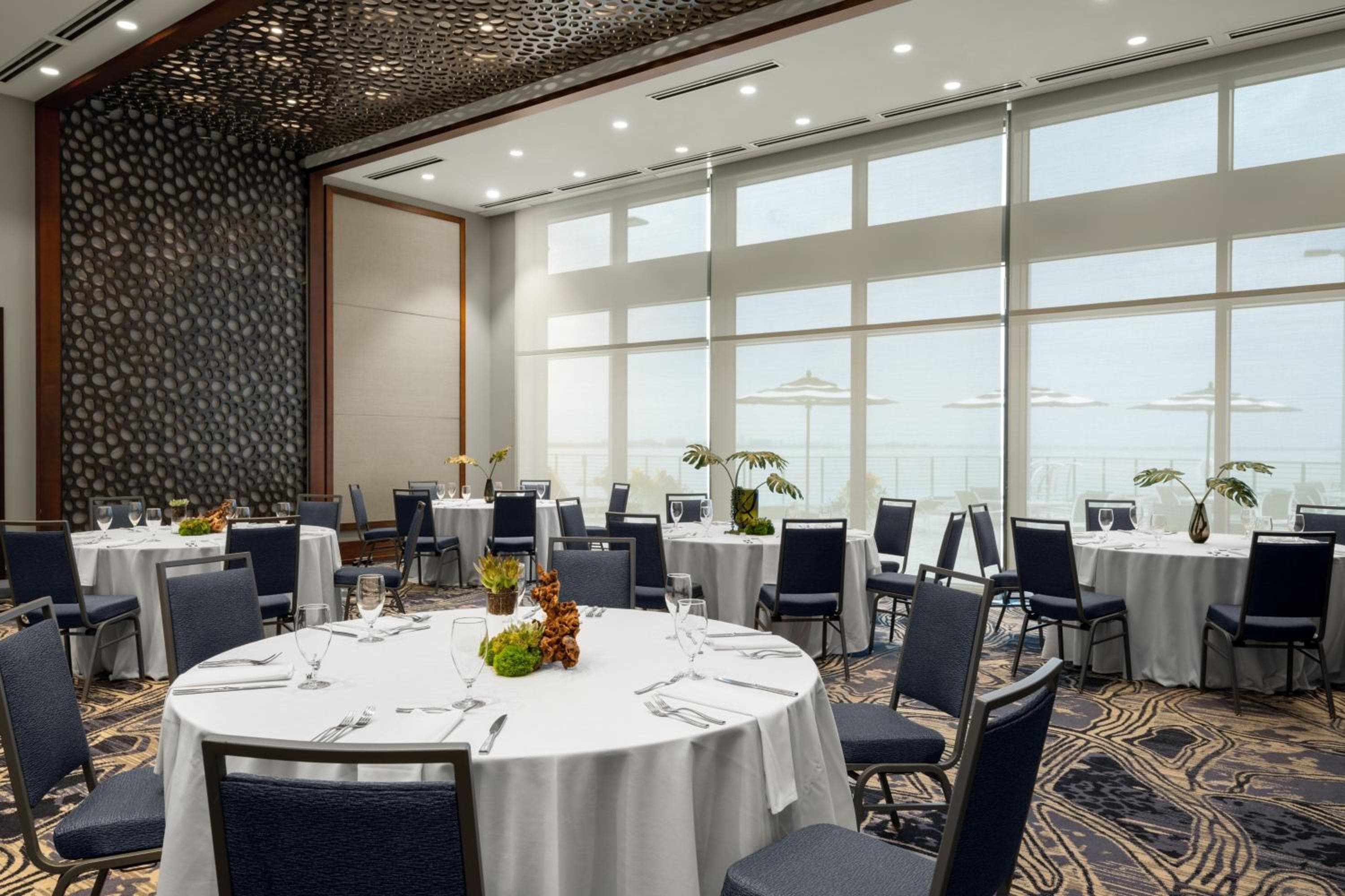 The CURRENT Hotel, Autograph Collection — 10