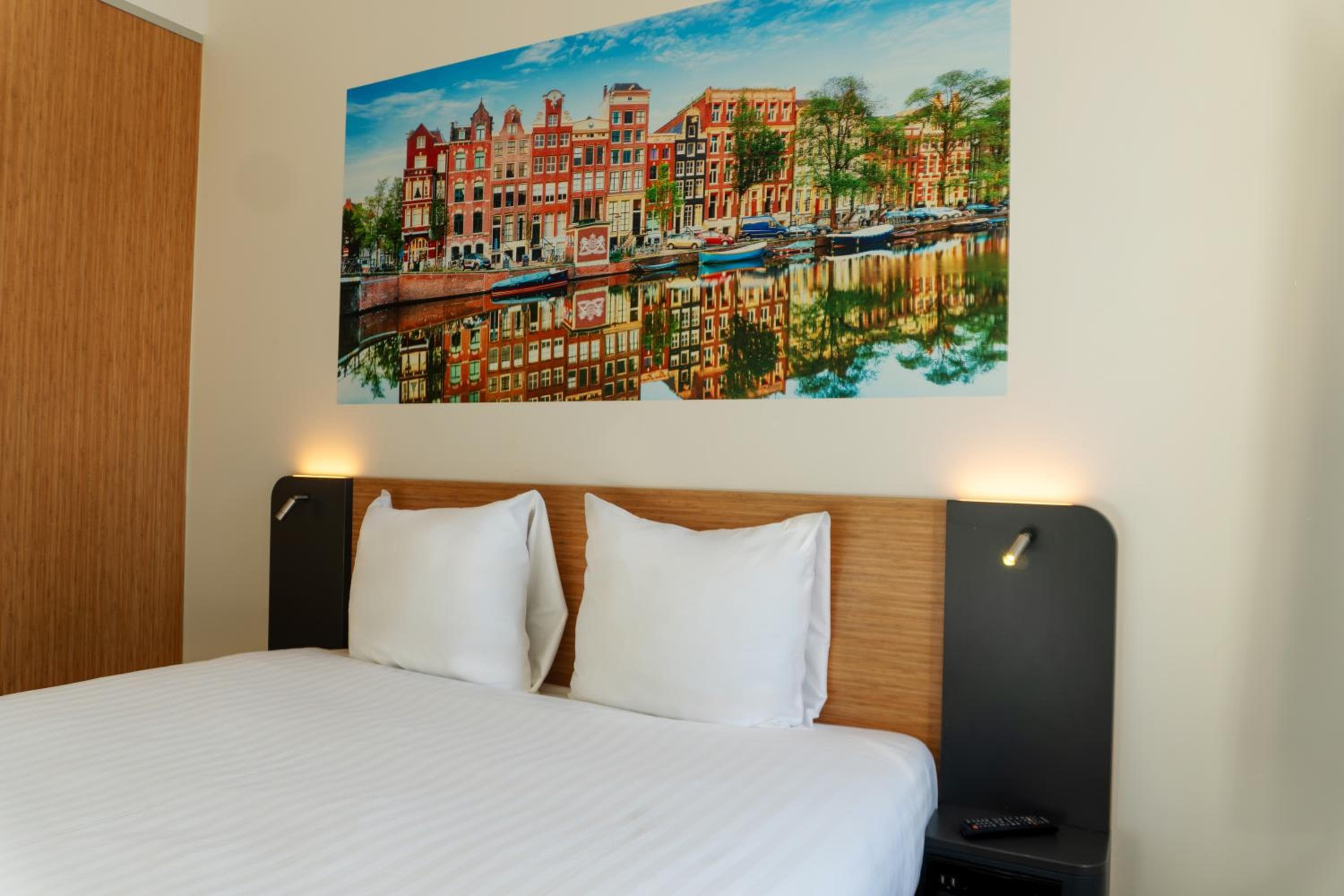 easyHotel Amsterdam Arena Boulevard — 9