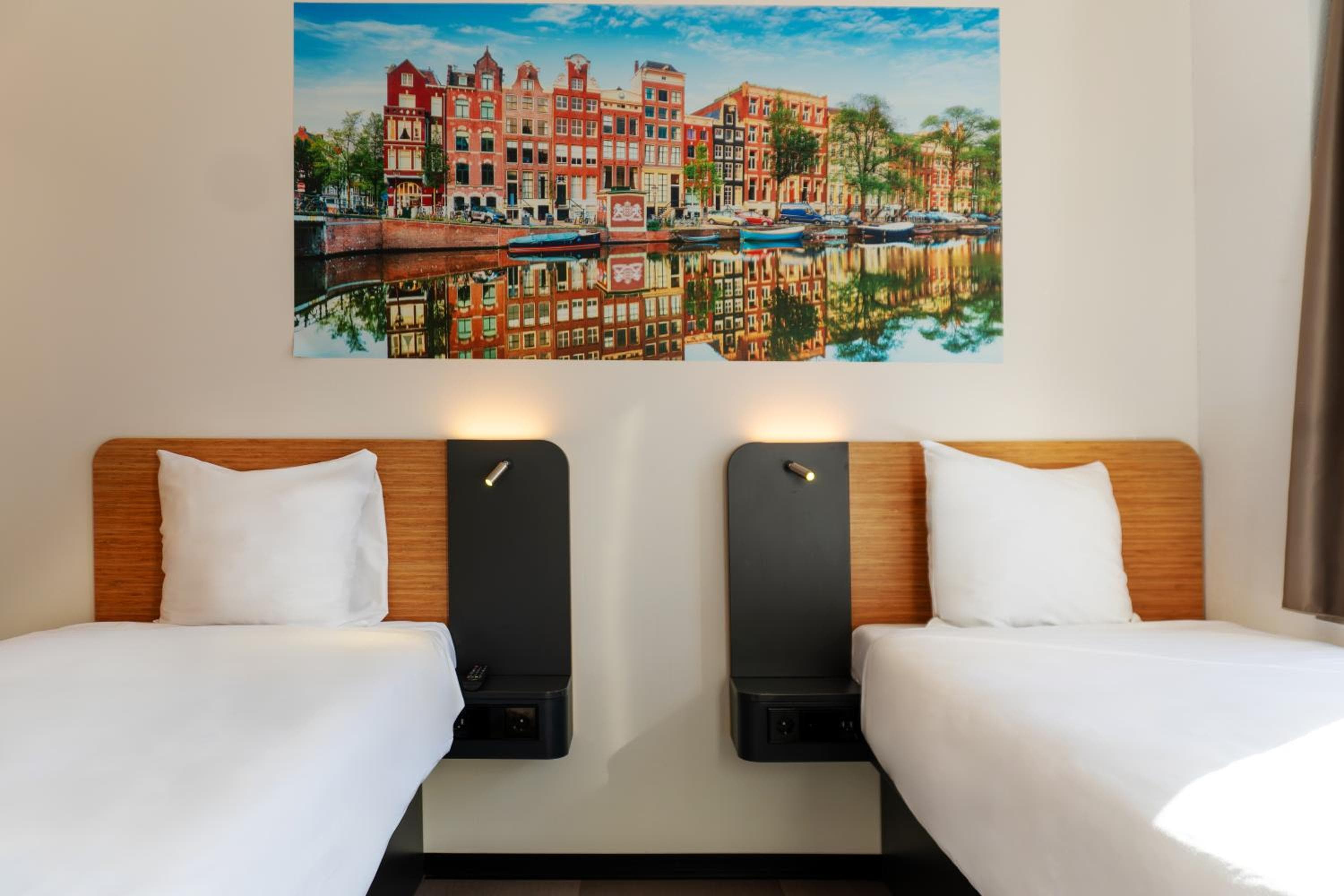 easyHotel Amsterdam Arena Boulevard — 10