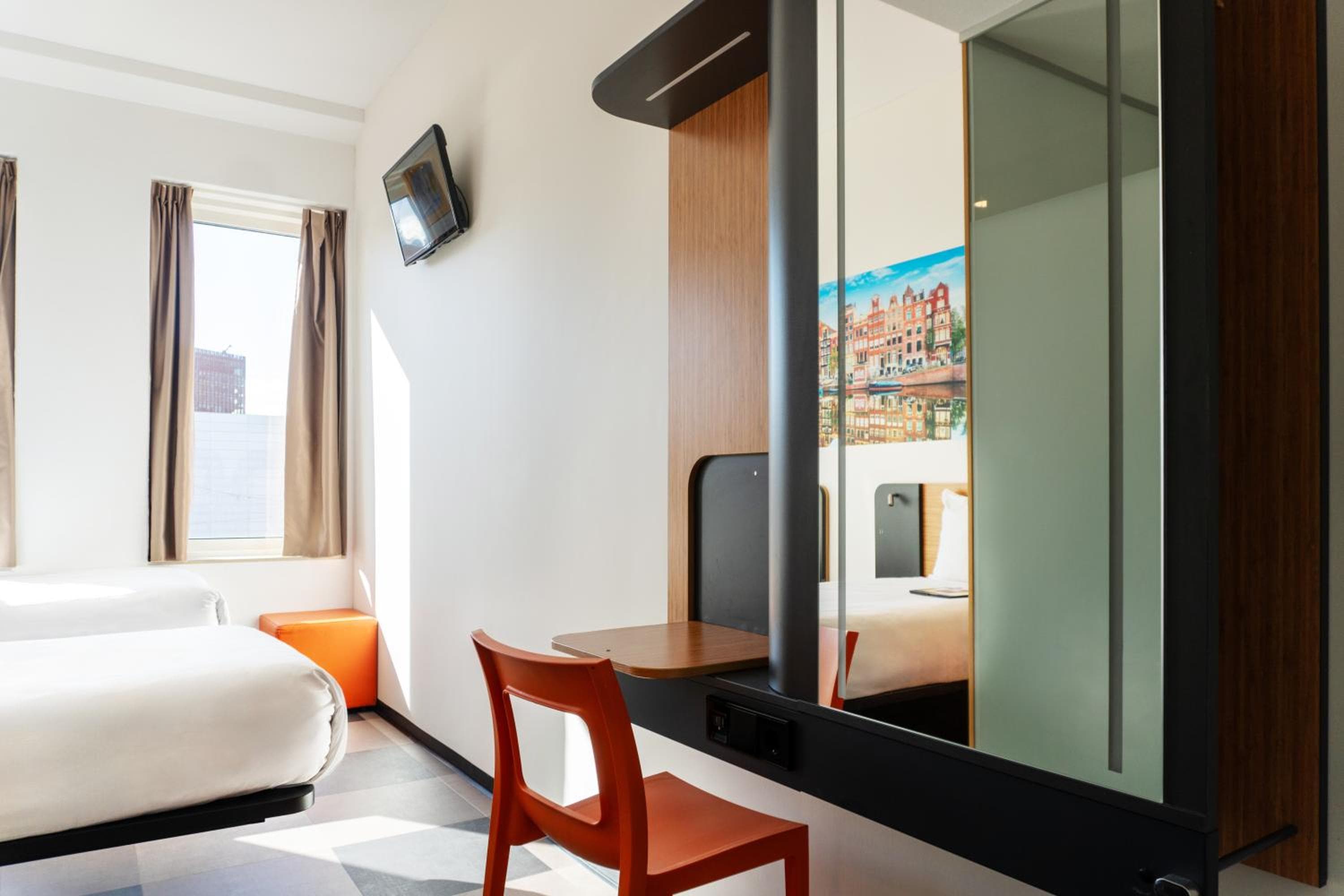 easyHotel Amsterdam Arena Boulevard — 24