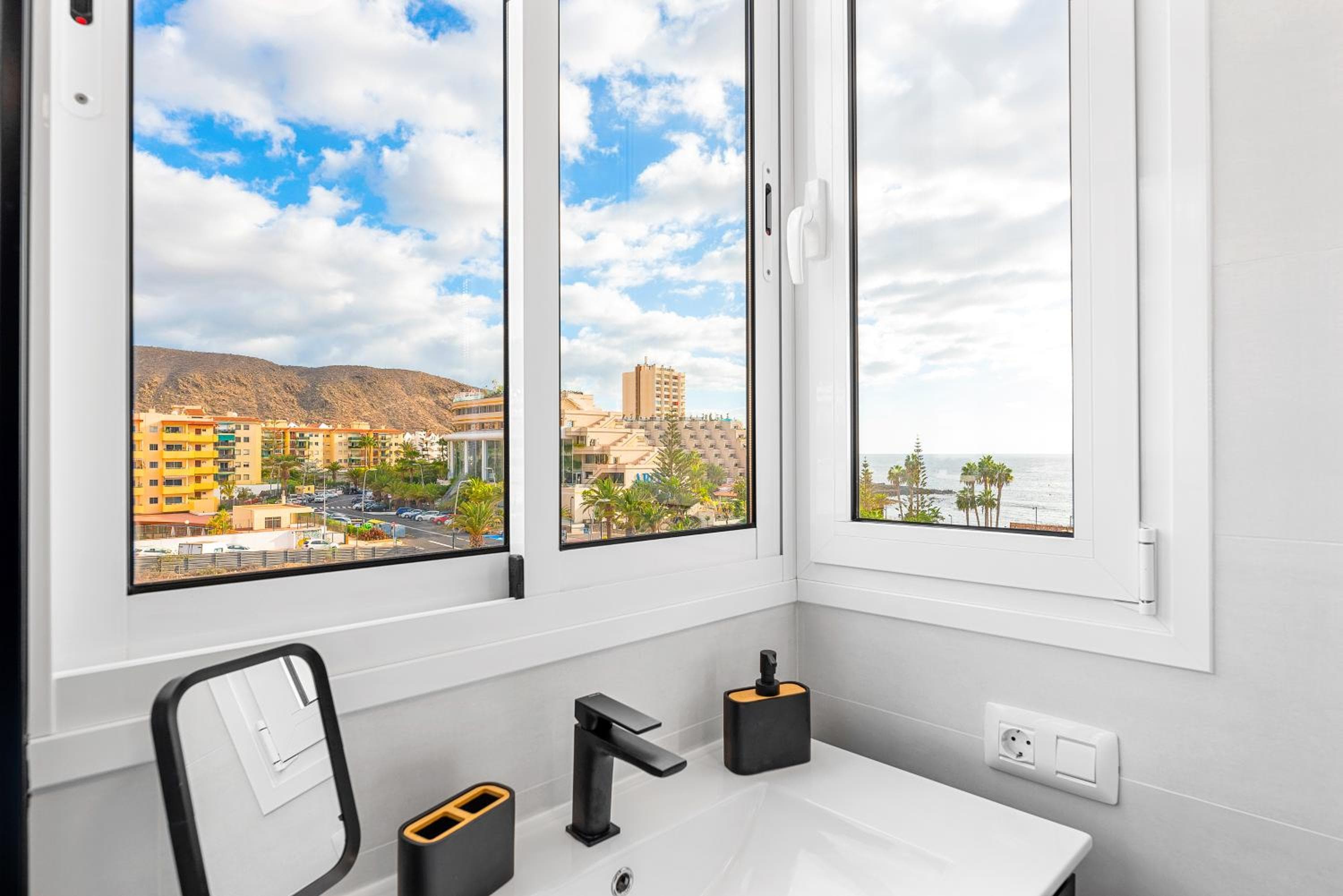 Sasha Suite Tenerife — 2