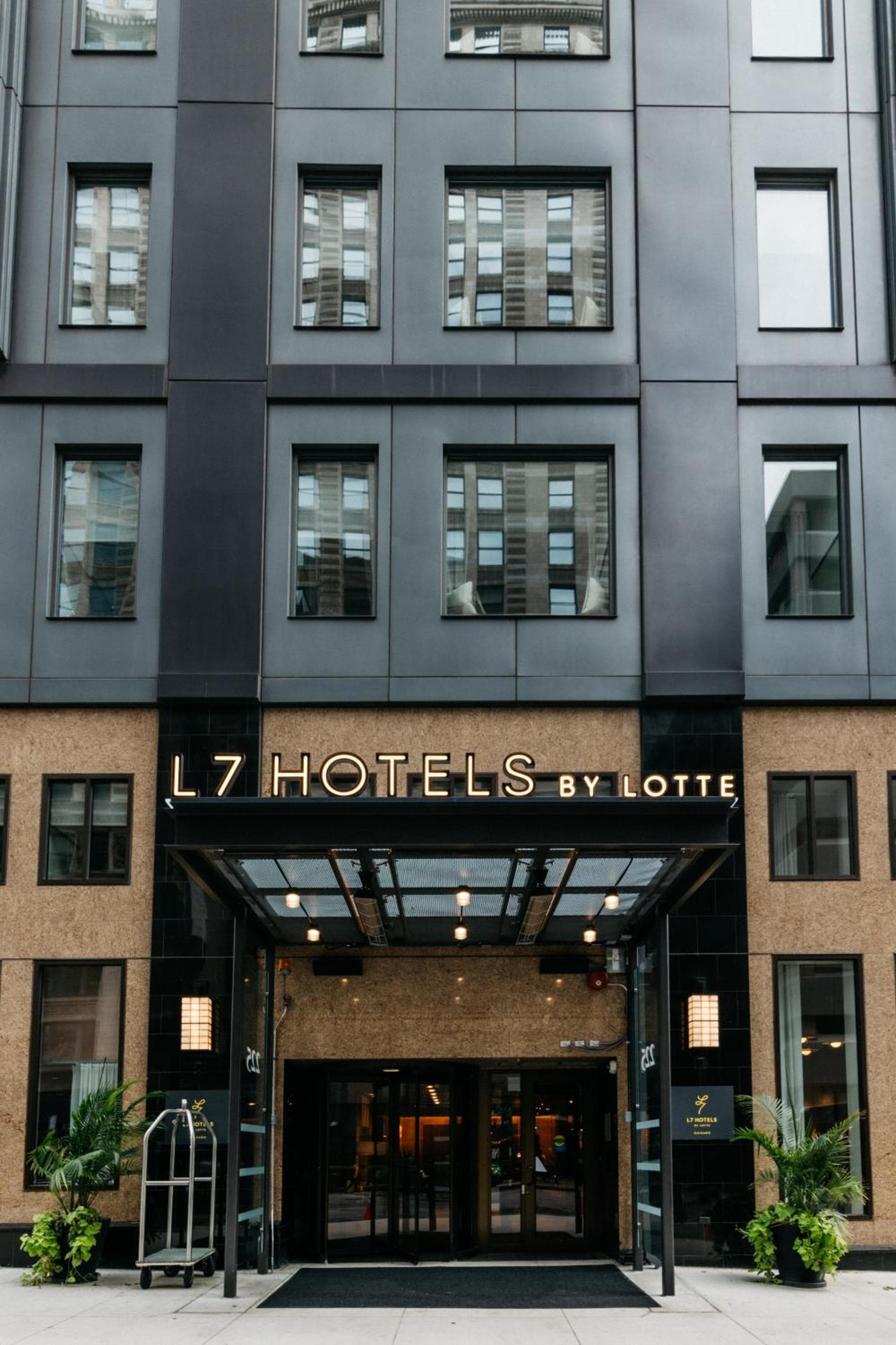 L7 Chicago by LOTTE hotel, 225 North Wabash Street, Chicago, United States — photo 1