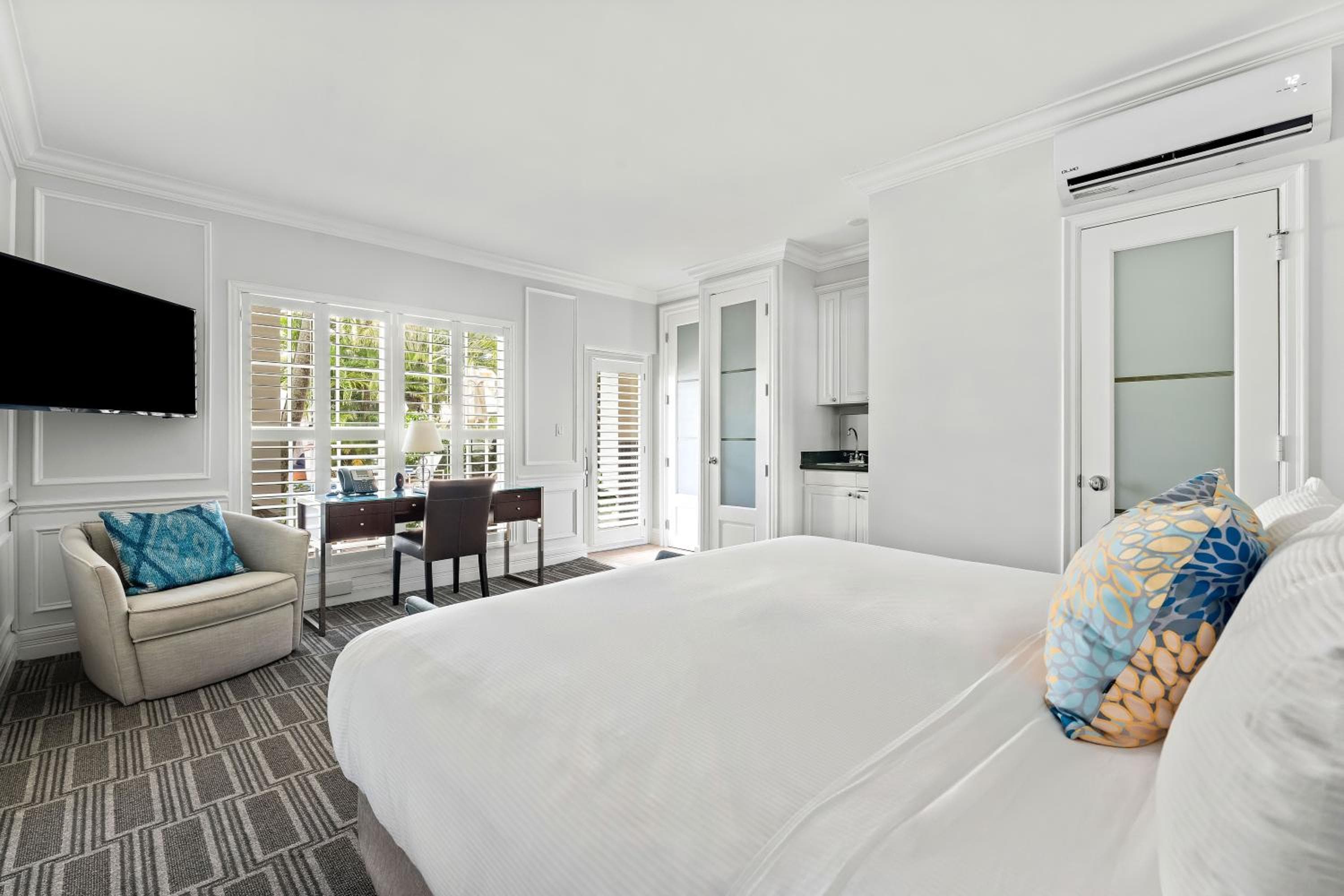 The Pillars Hotel & Club — 26