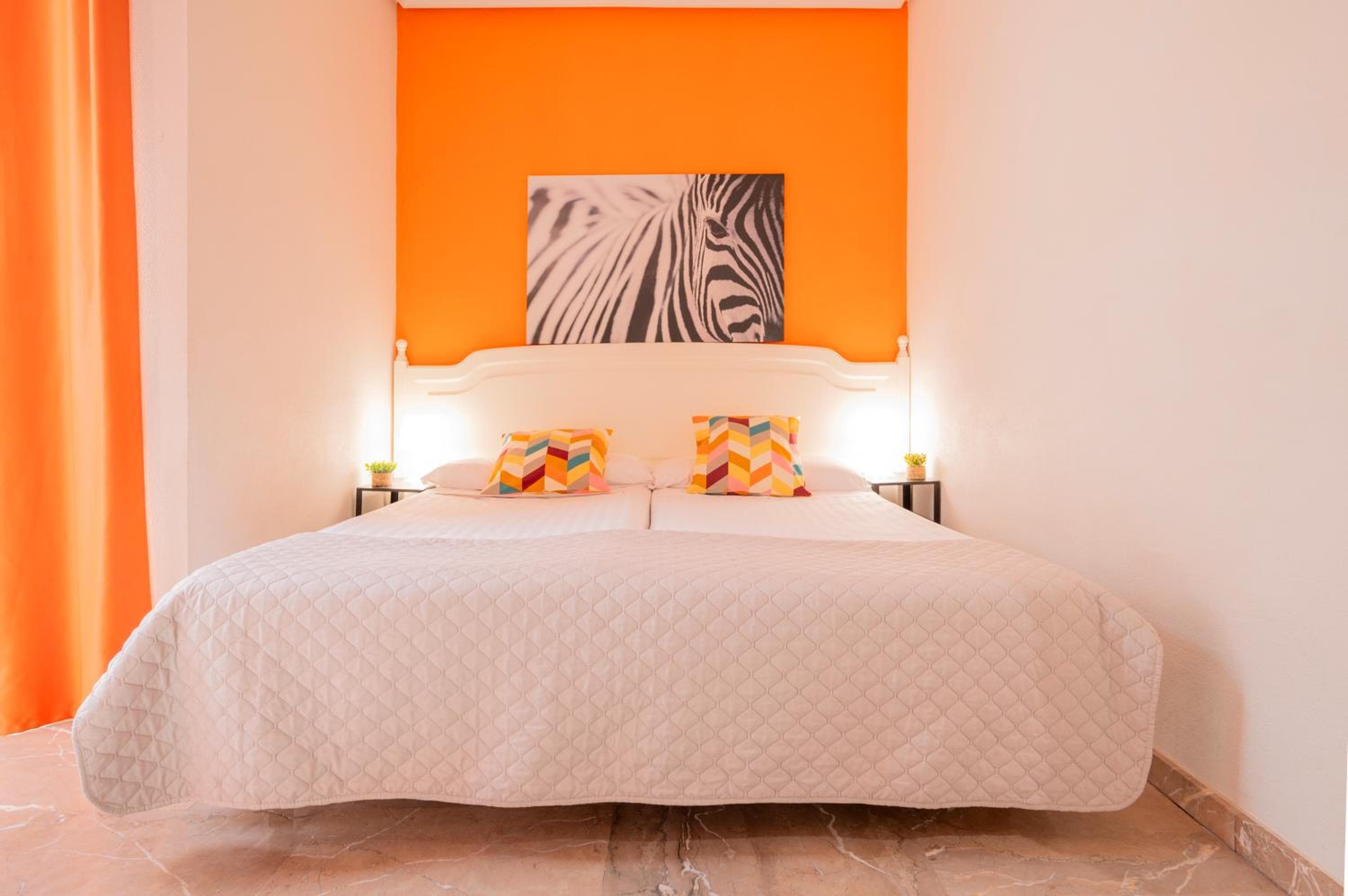 Apartamentos G3 Galeon — 3