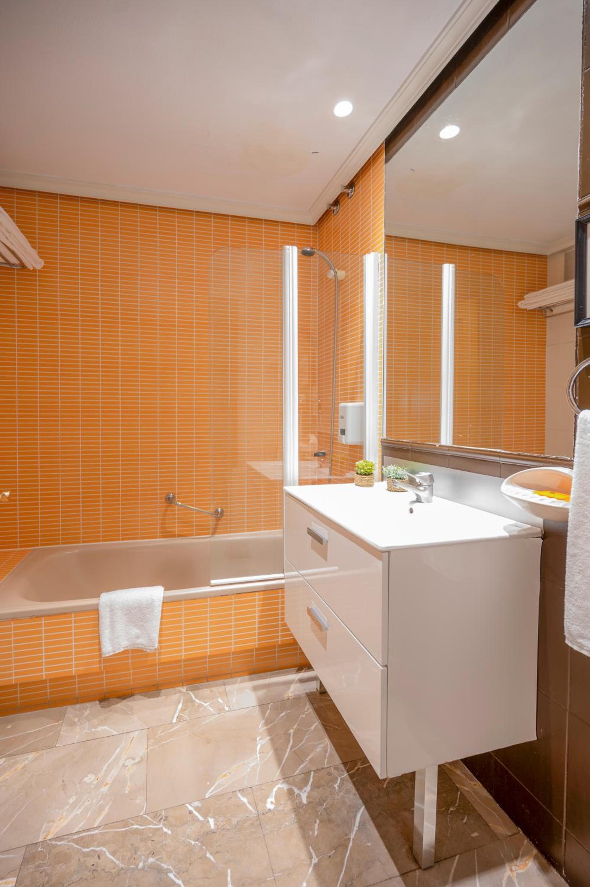 Apartamentos G3 Galeon — 24