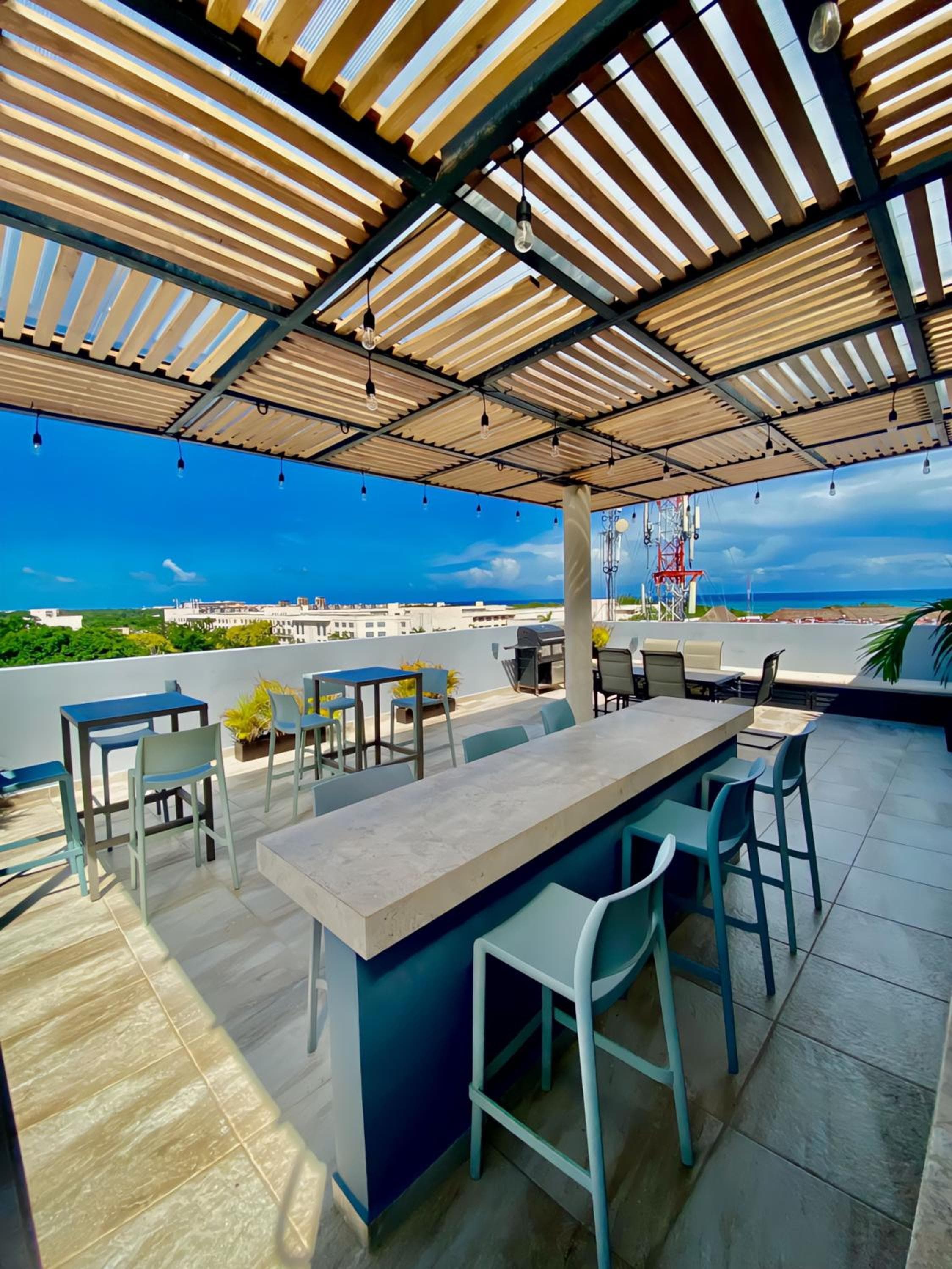 Sunset Kin Beach Apartments — 14