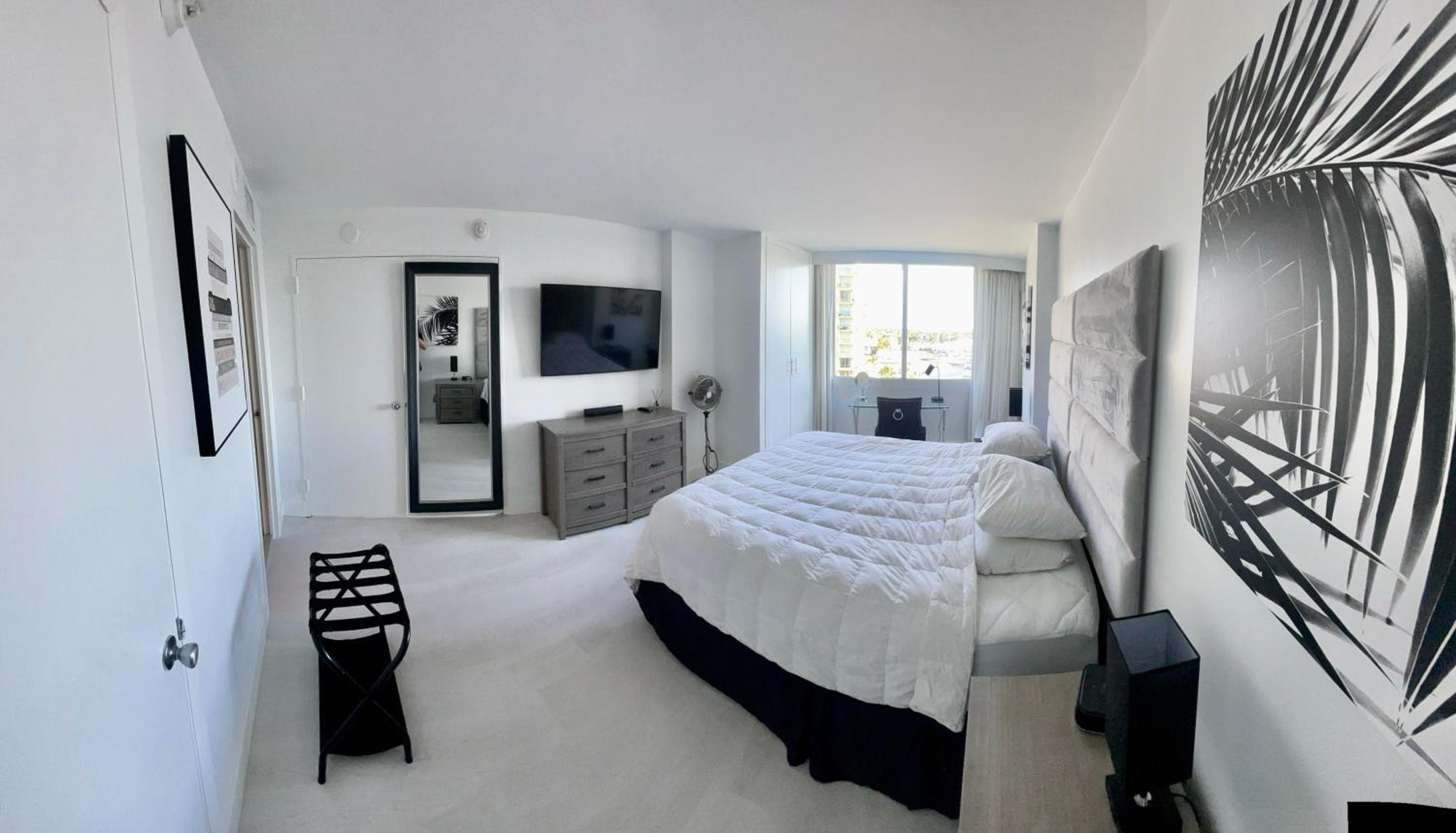 New Luxury Water Front Condo — 24