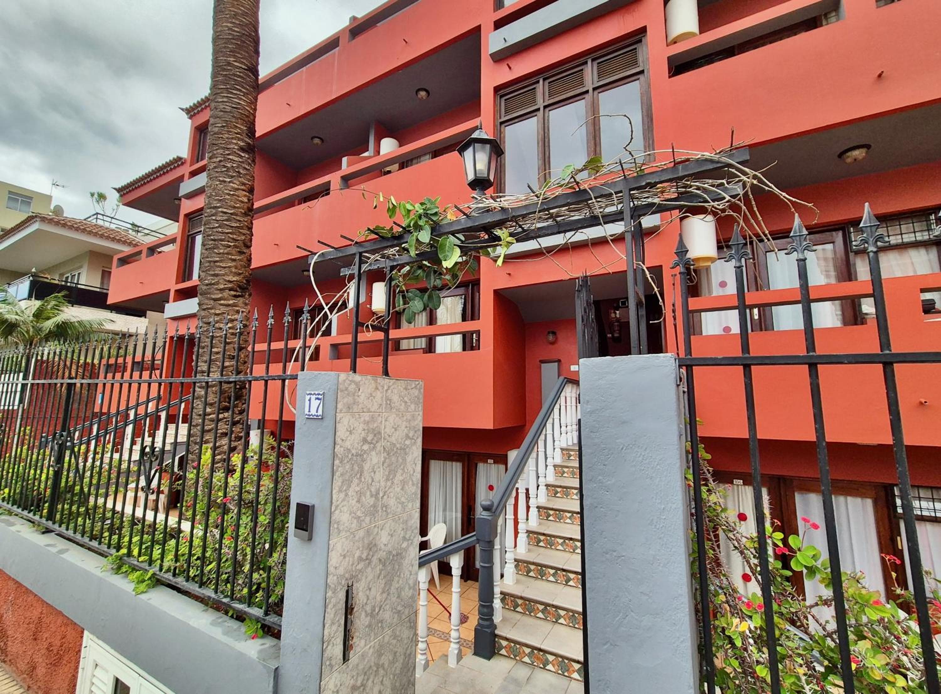 Canaima Apartments — 2