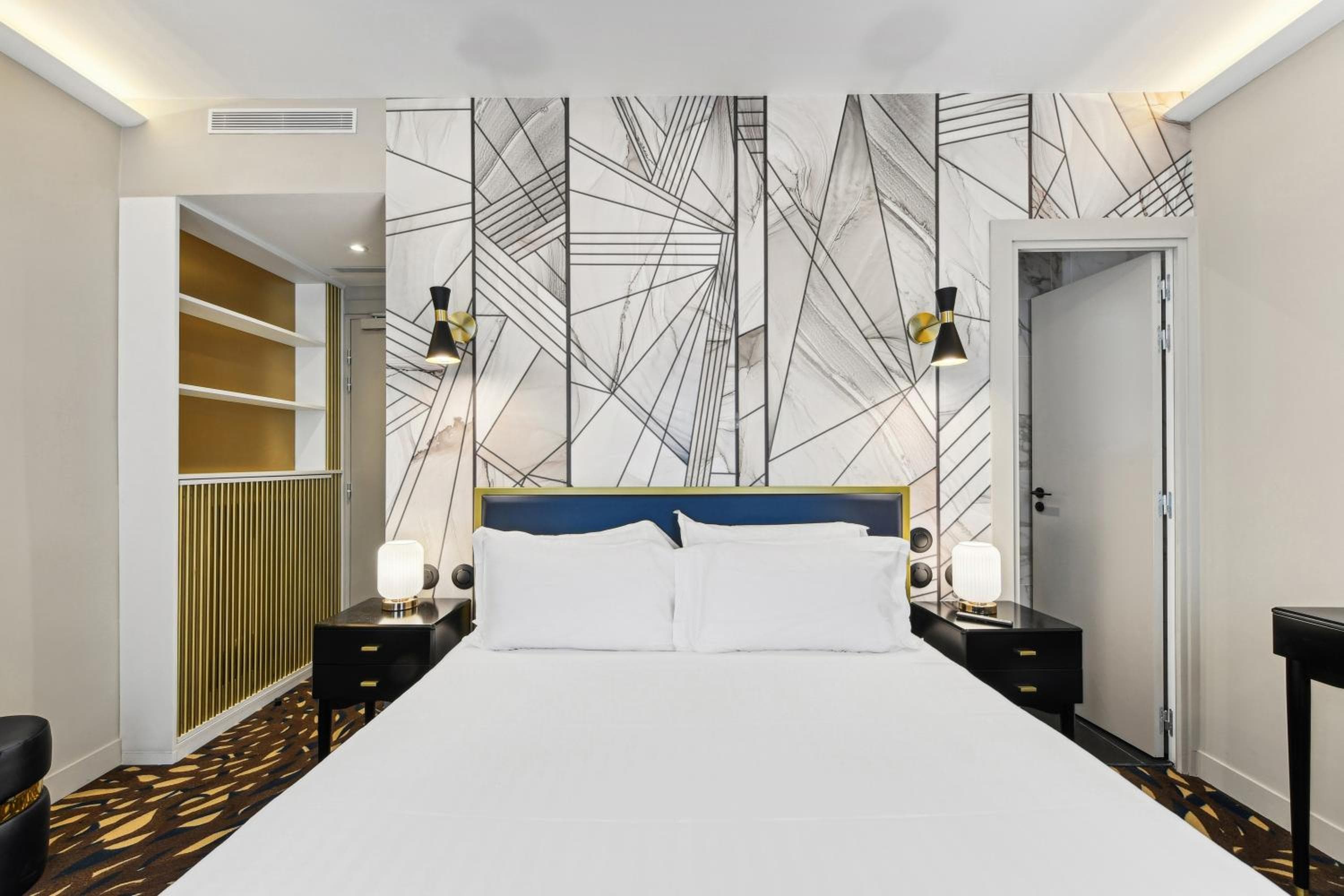Hôtel Mondial — 25