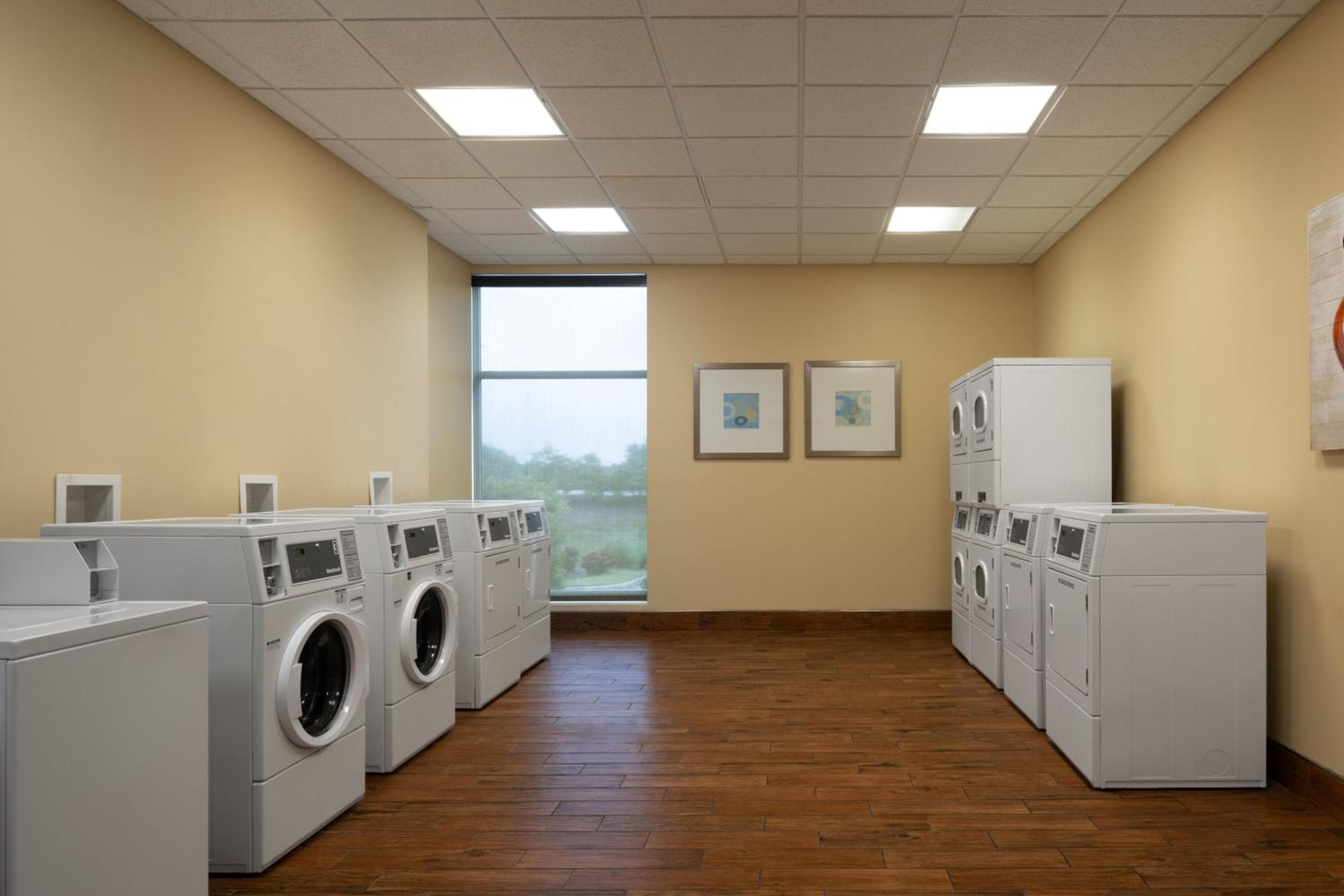 SpringHill Suites by Marriott Orlando presso FLAMINGO CROSSINGS centro città-ingresso occidentale — 23