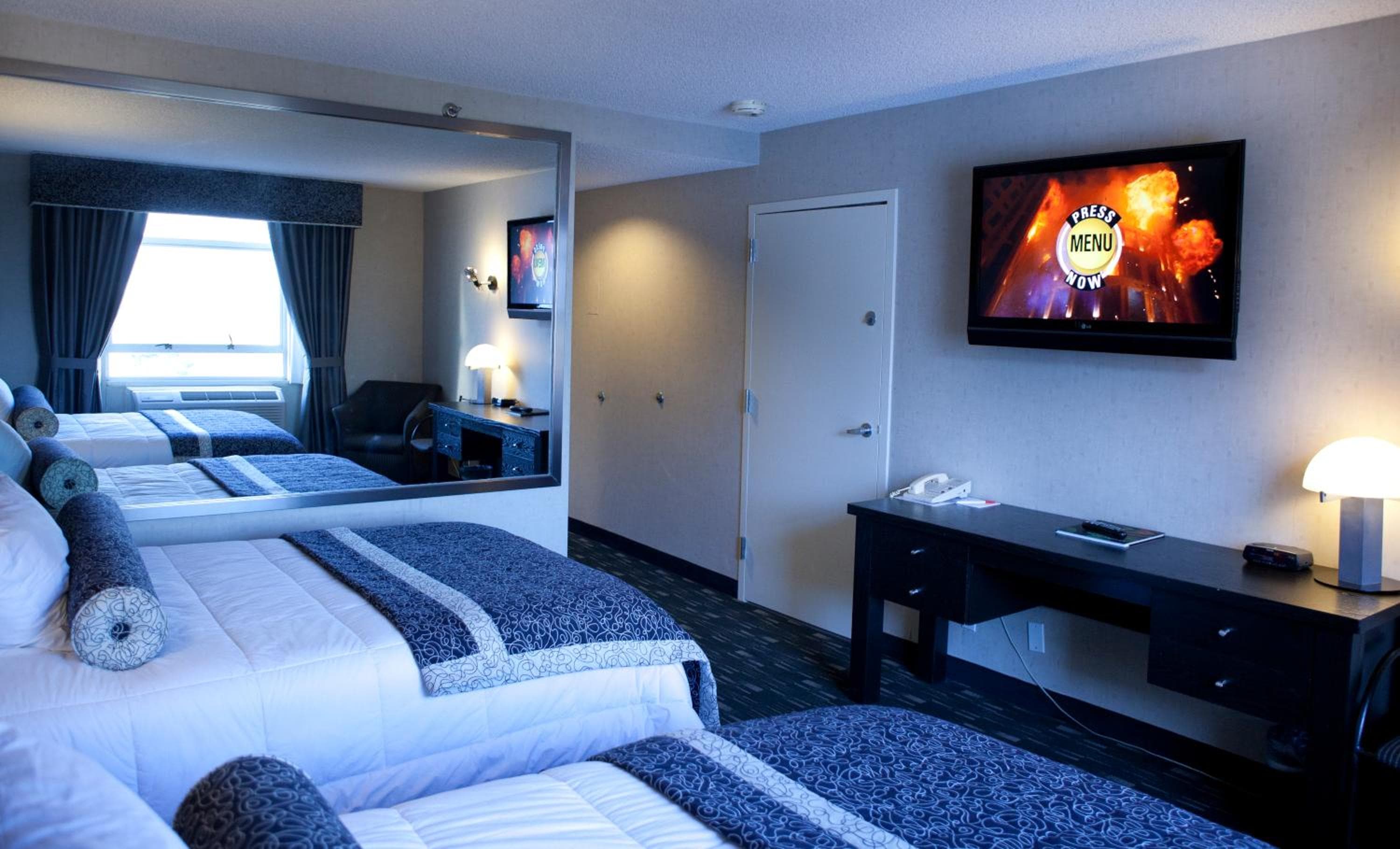 Ramada Plaza by Wyndham West Hollywood Hotel & Suites — 23