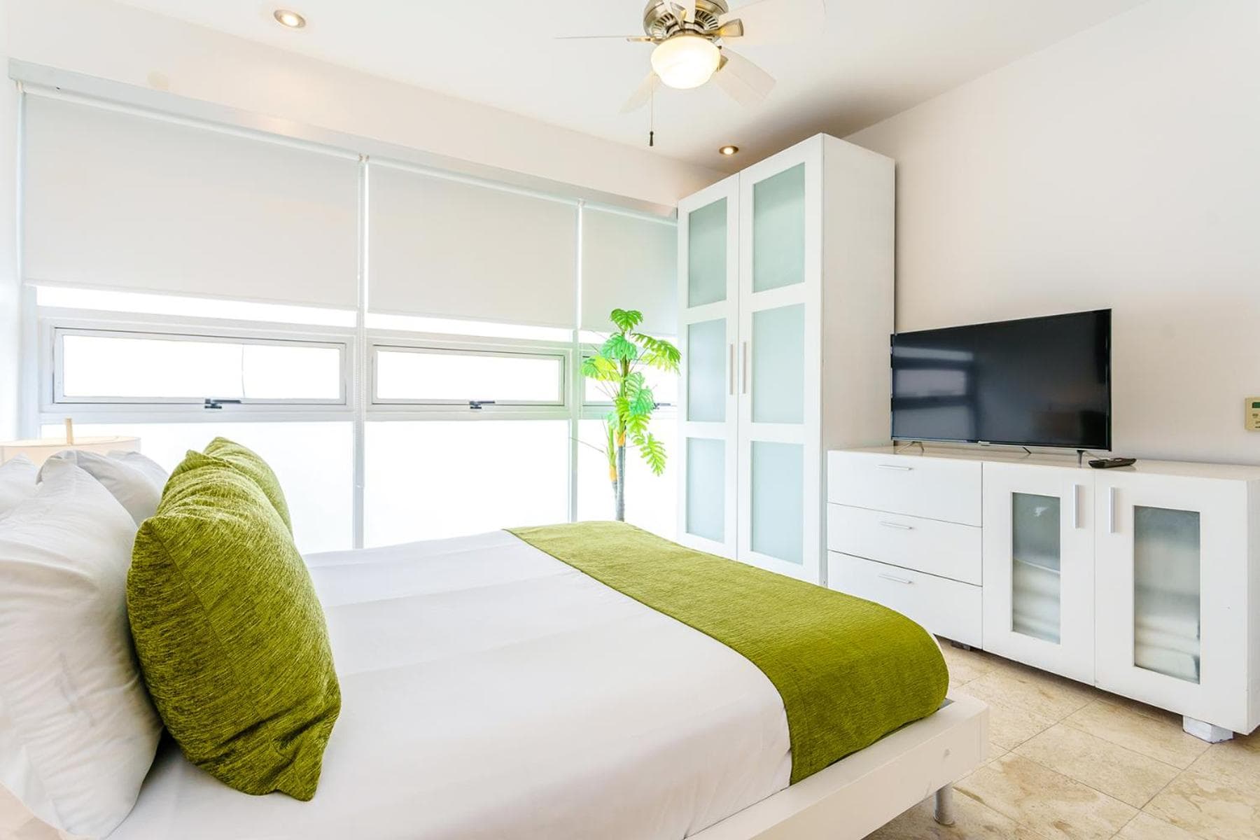 Gorgeous Magia Beachside Condos by Stella Rentals! — 19