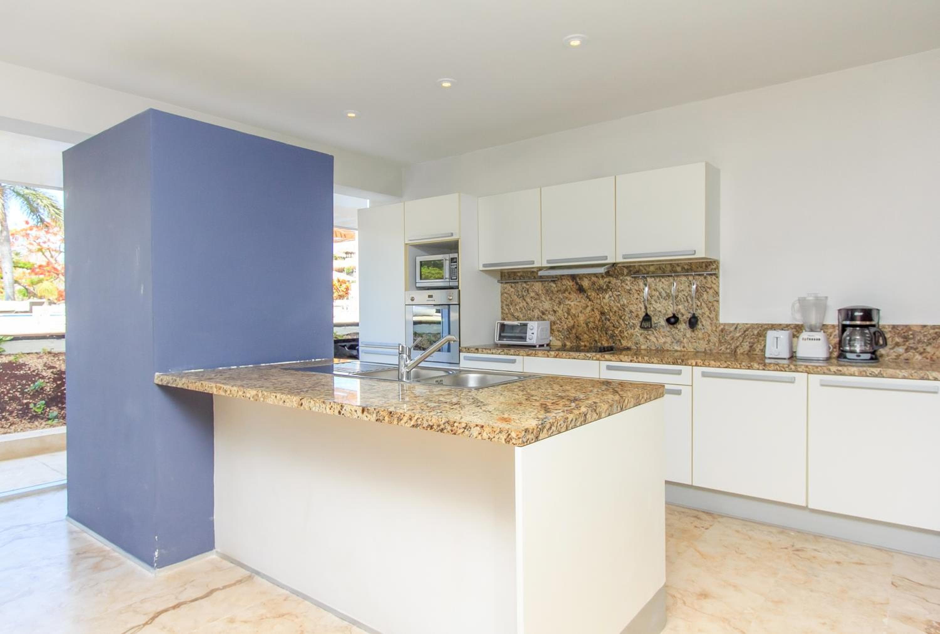 Gorgeous Magia Beachside Condos by Stella Rentals! — 6