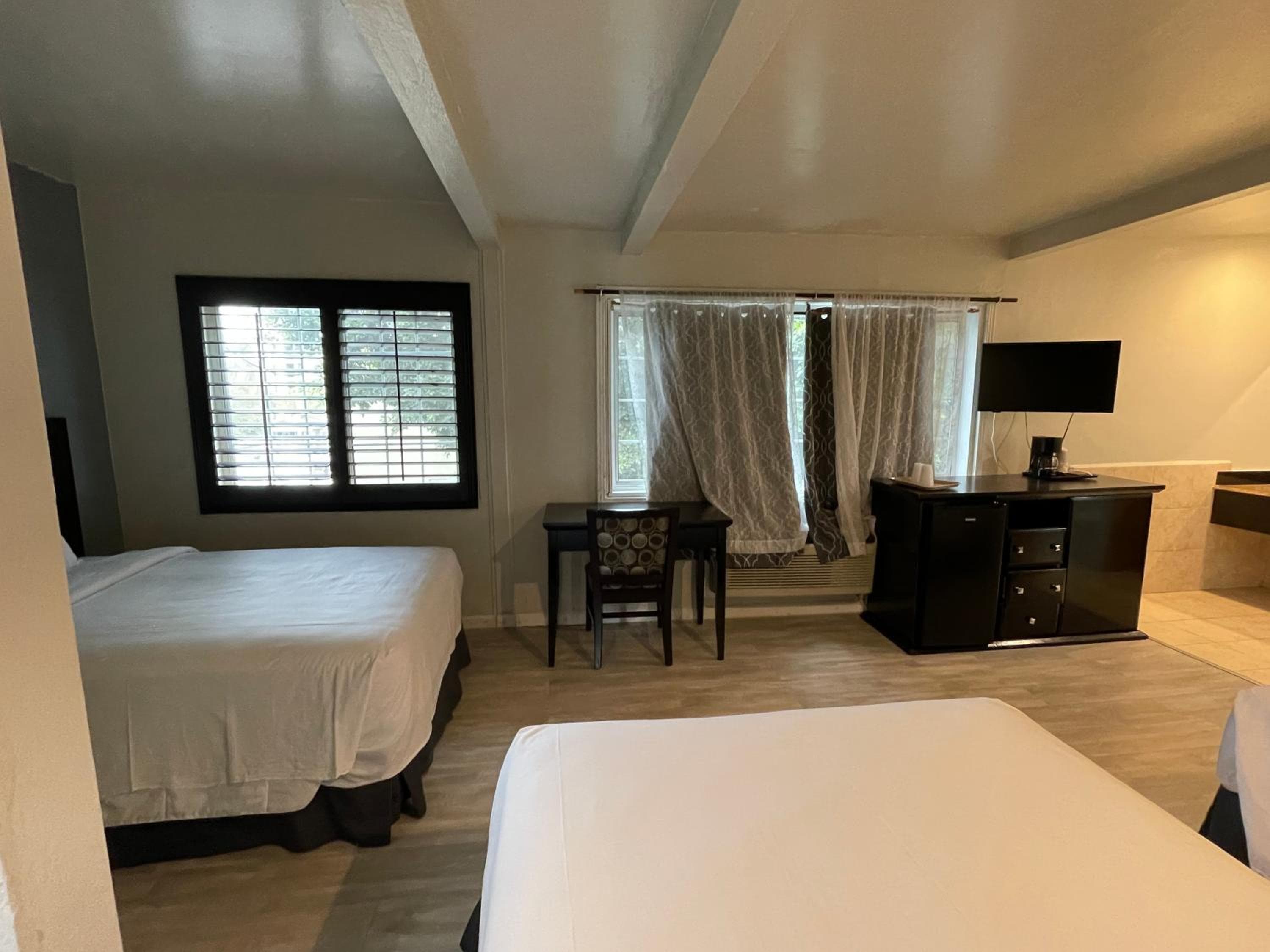 Hotel H-Wood — 27