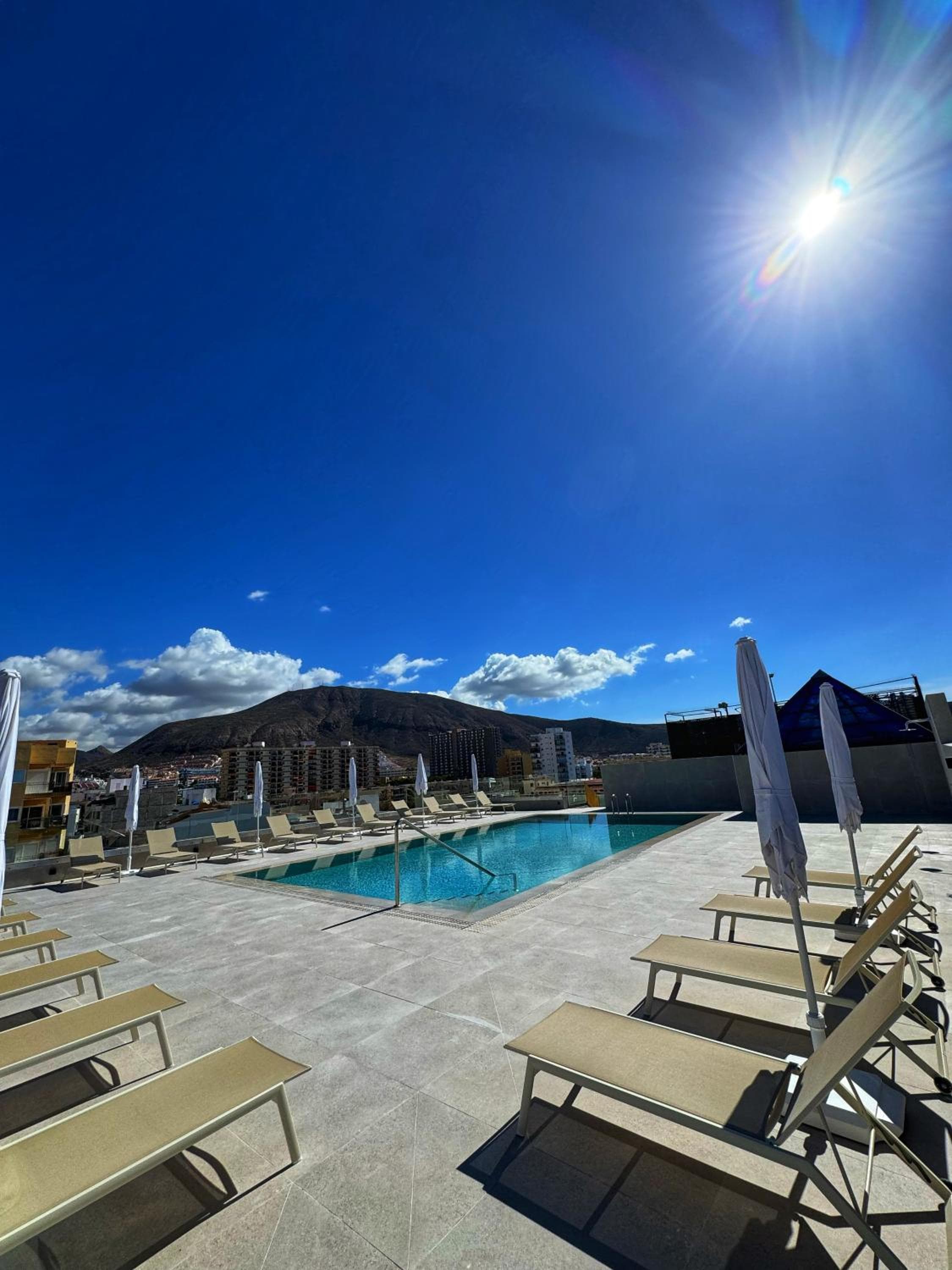 Hotel Reveron Plaza — 1