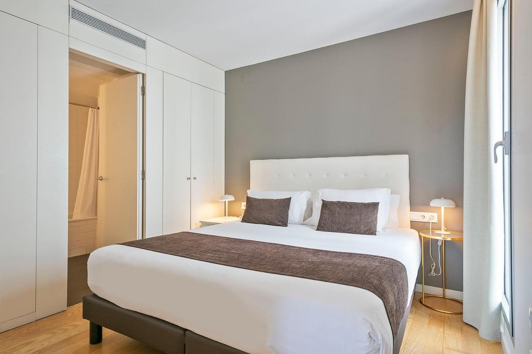 Lugaris Beach Apartments — 11