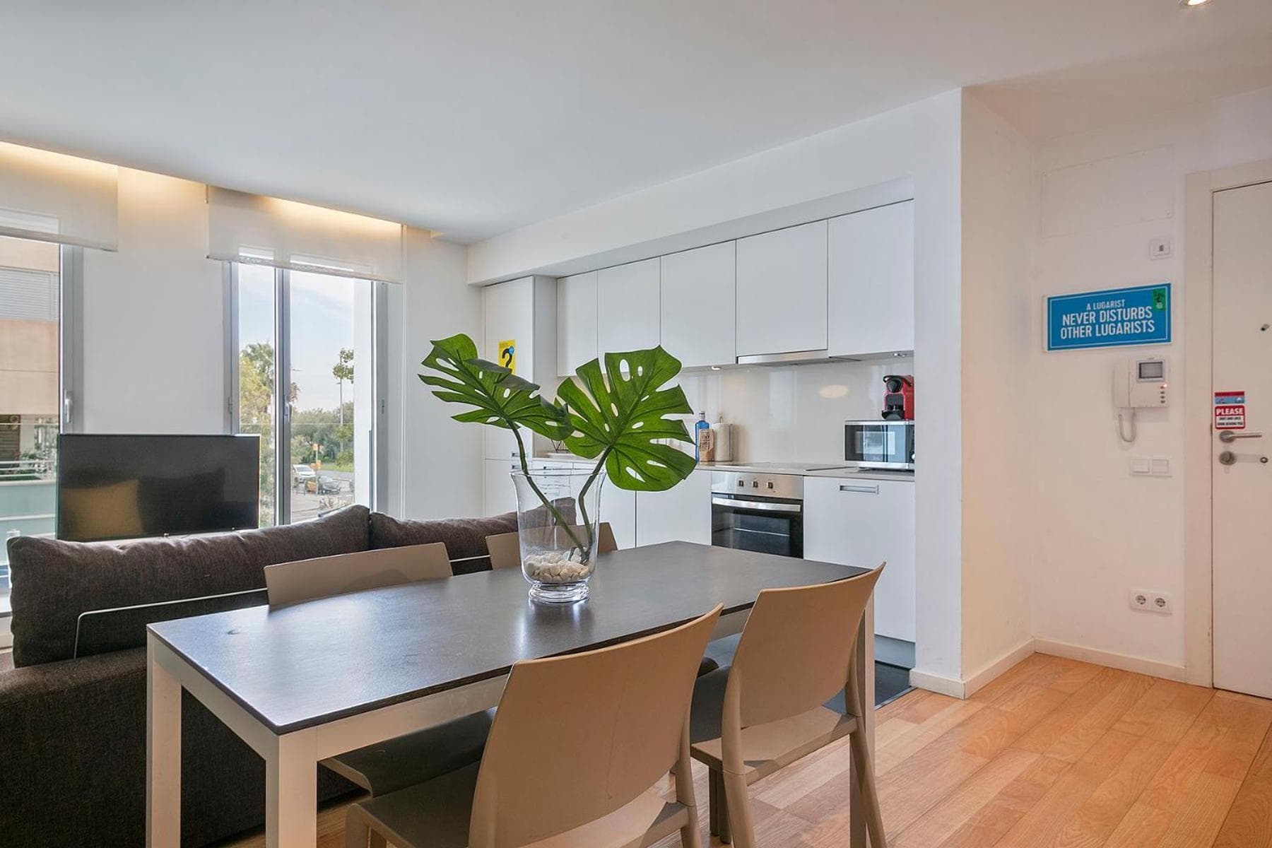 Lugaris Beach Apartments — 6