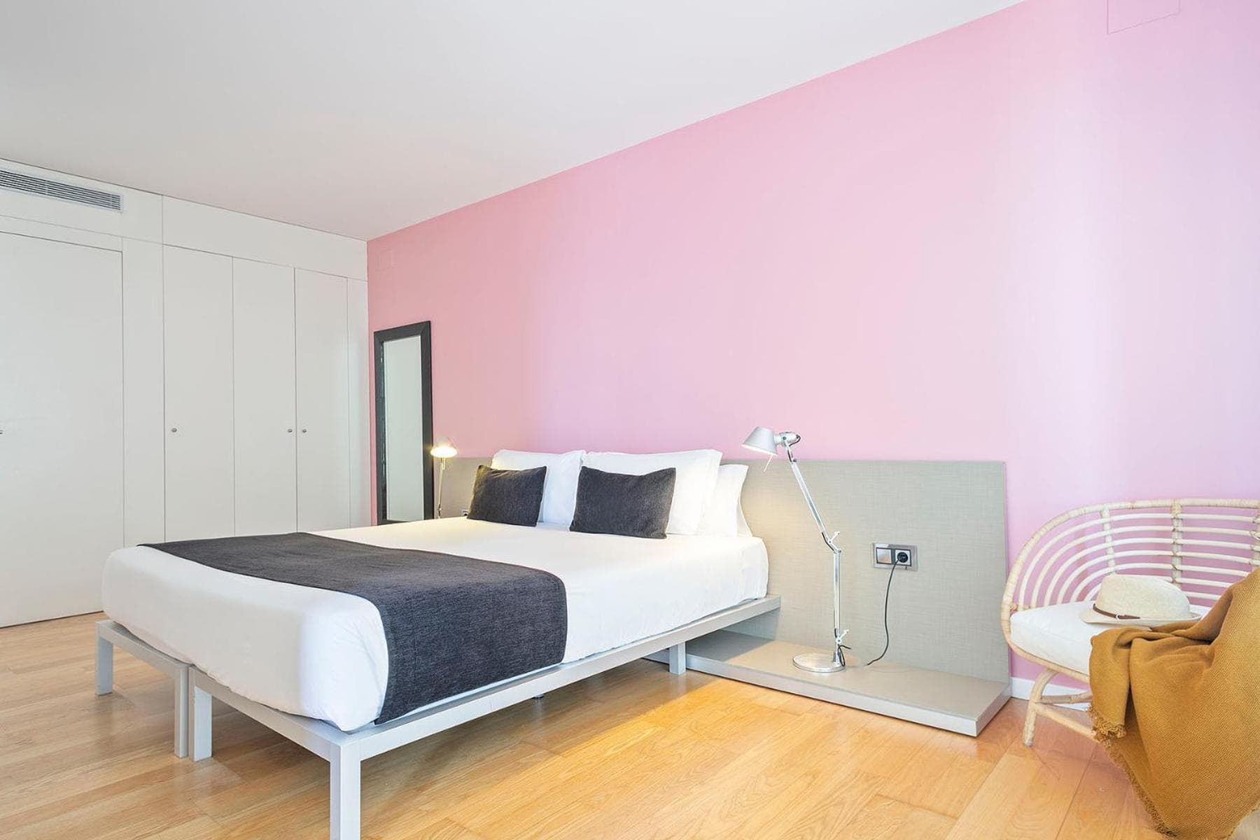 Lugaris Beach Apartments — 8
