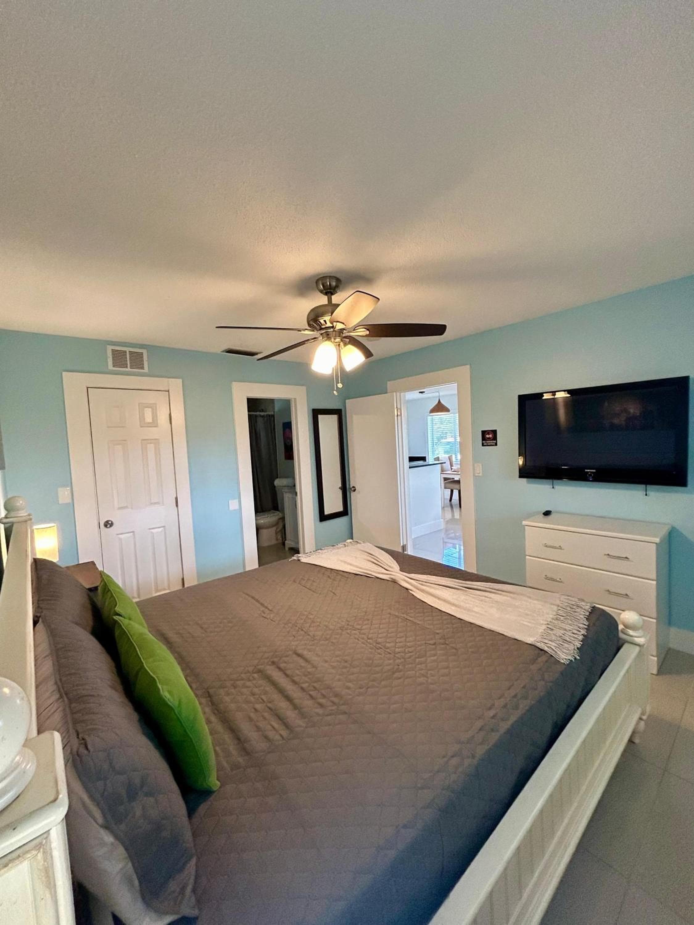 2 min walk to beach with free parking at Lauderdale 17-1 — 21