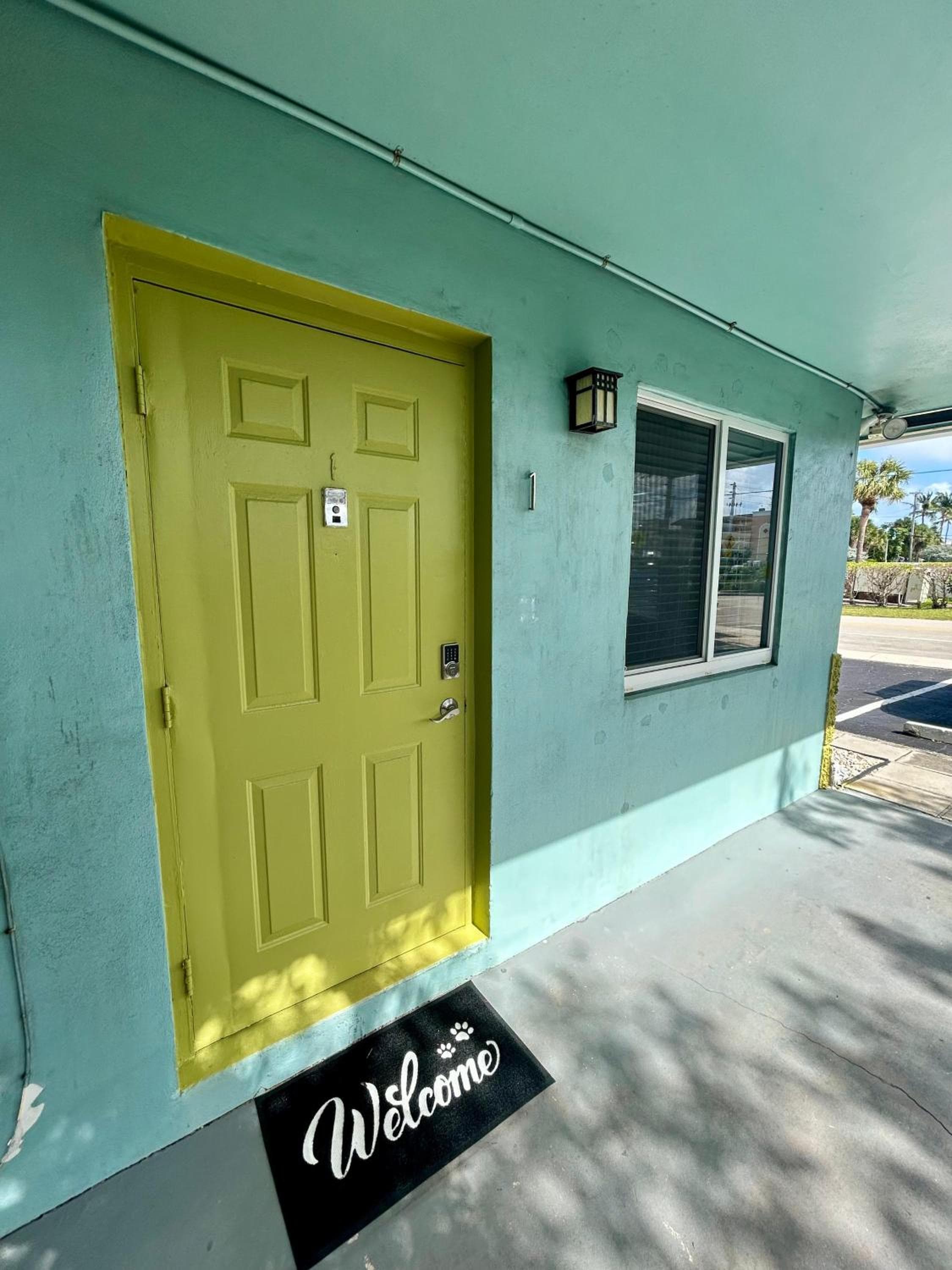 2 min walk to beach with free parking at Lauderdale 17-1 — 3