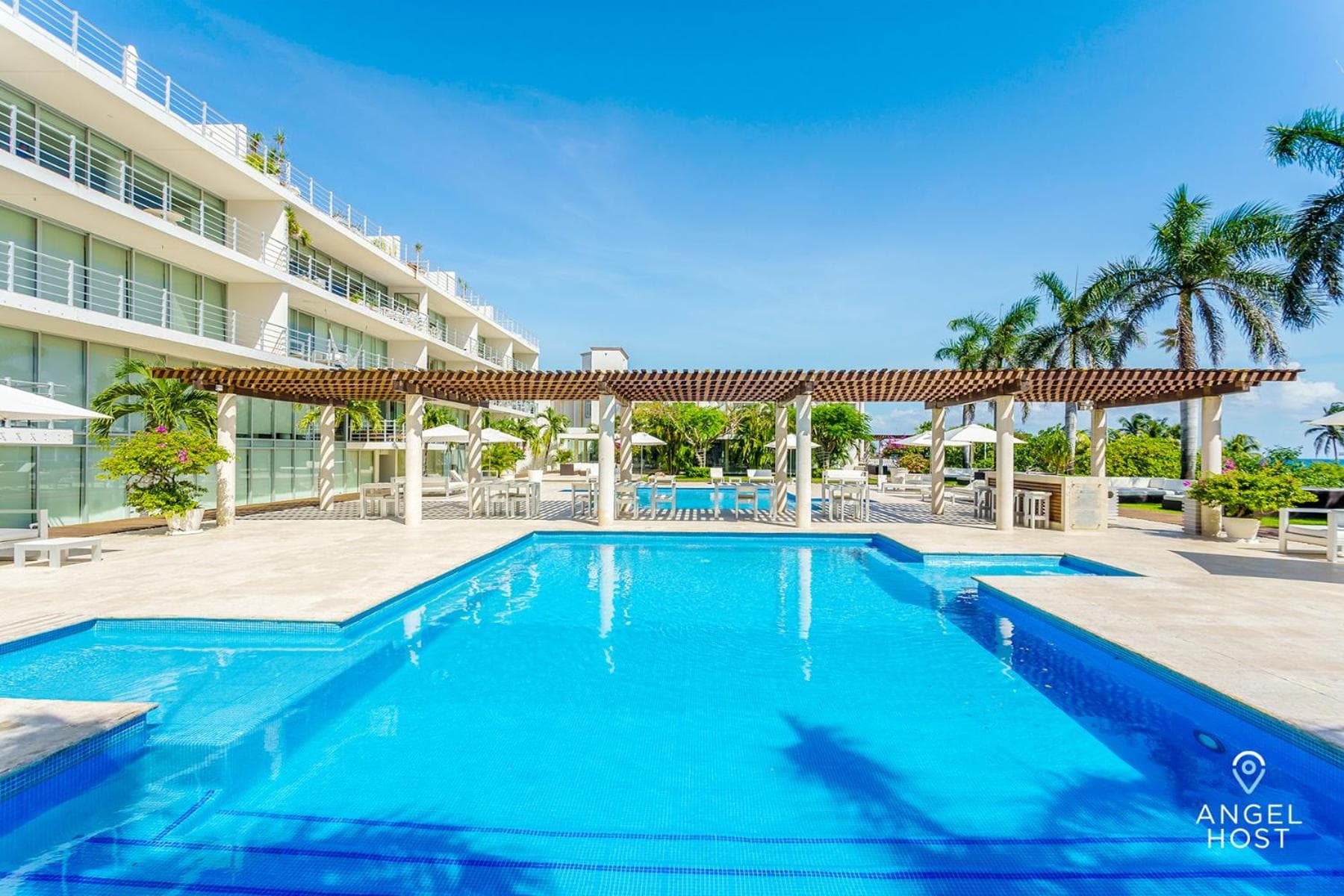 Gorgeous Magia Beachside Condos by Stella Rentals! — 27