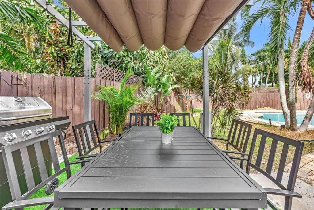 Sunny Days Getaway, Familie Zuhause mit beheiztem Pool, 5BD! — 25