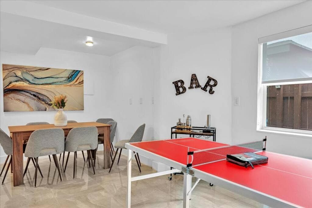 Sunny Days Getaway, Familie Zuhause mit beheiztem Pool, 5BD! — 17