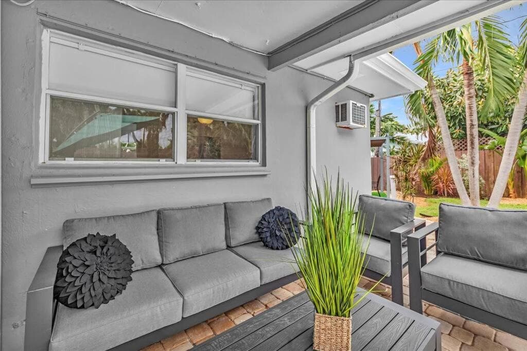 Sunny Days Getaway, Familie Zuhause mit beheiztem Pool, 5BD! — 5