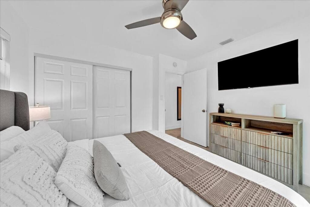 Sunny Days Getaway, Familie Zuhause mit beheiztem Pool, 5BD! — 30