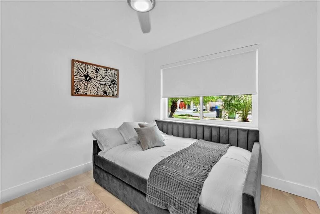 Sunny Days Getaway, Familie Zuhause mit beheiztem Pool, 5BD! — 8