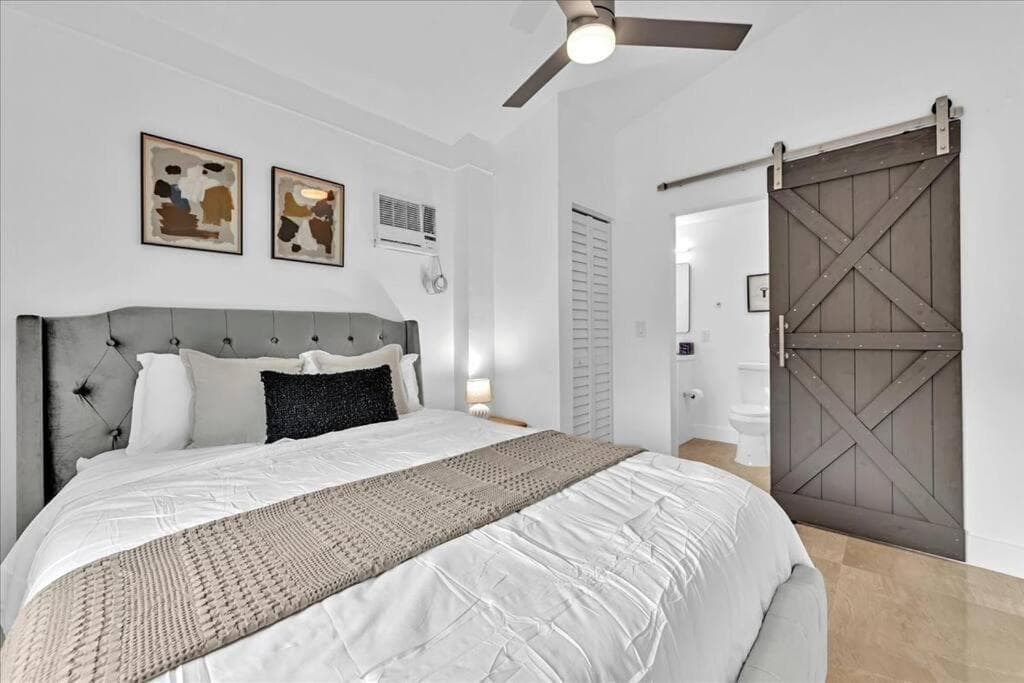 Sunny Days Getaway, Familie Zuhause mit beheiztem Pool, 5BD! — 9